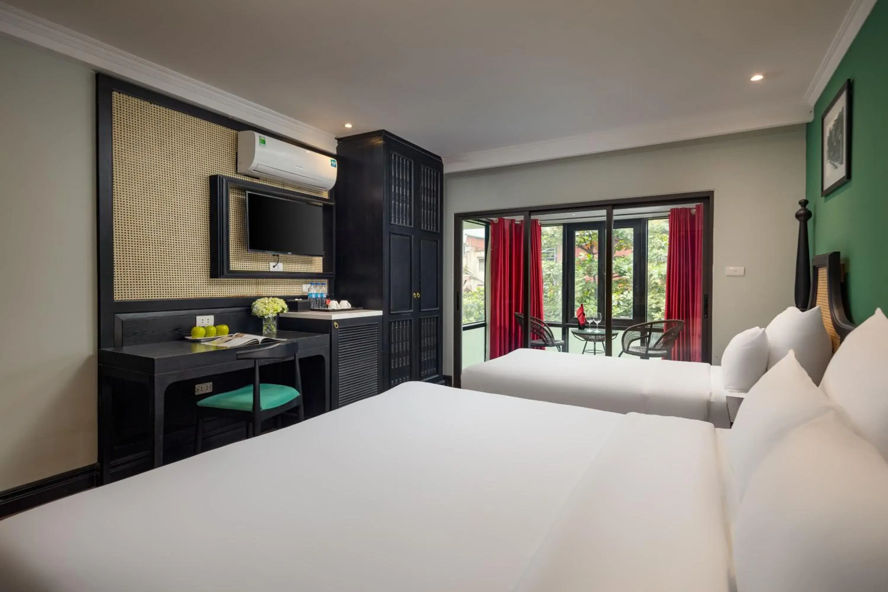 Family Suite with Balcony in Hanoi Ancient Paradise Hotel Family Suite with Balcony in Hanoi Ancient Paradise Hotel