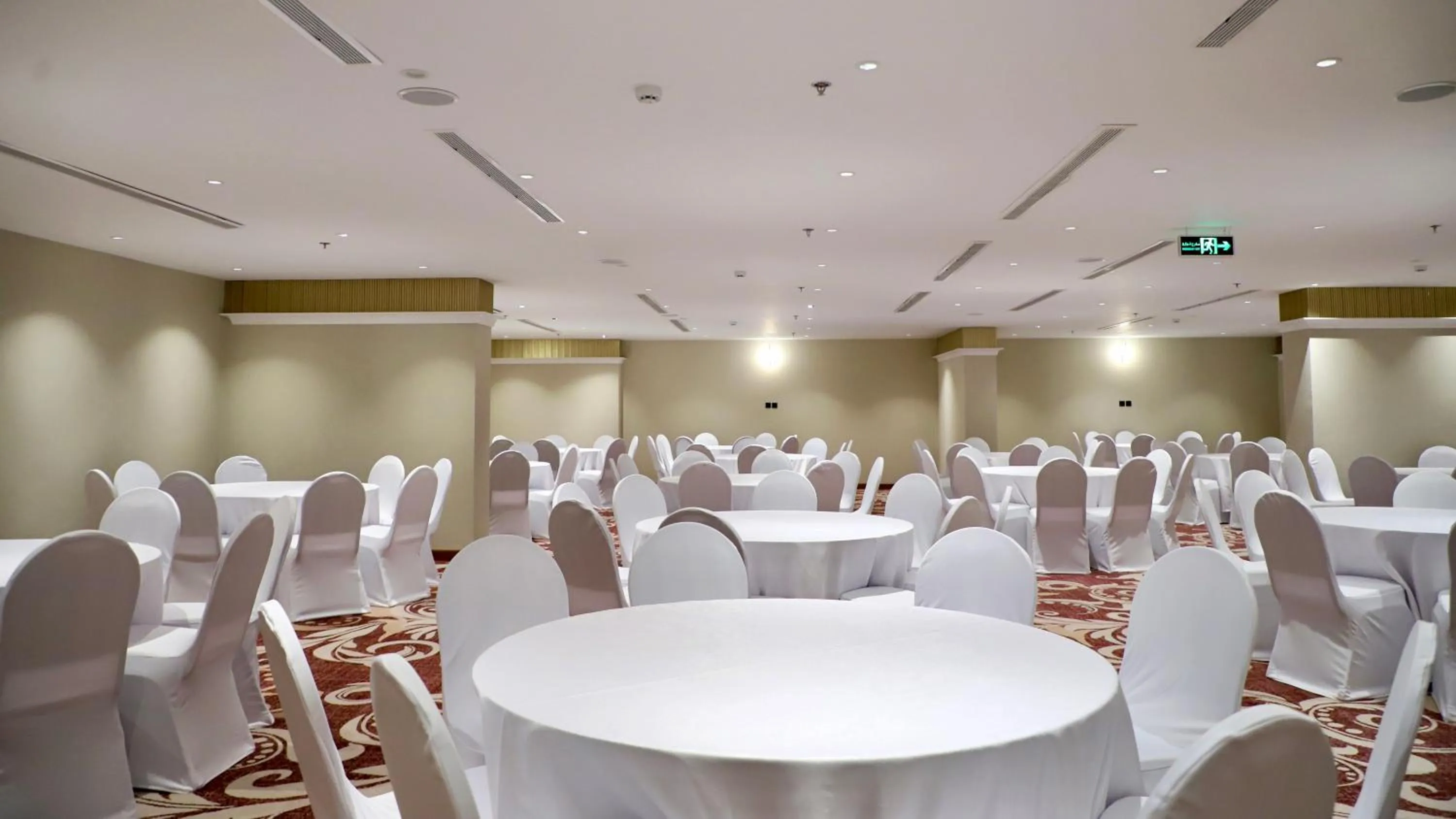 wedding in Five Seasons Hotel