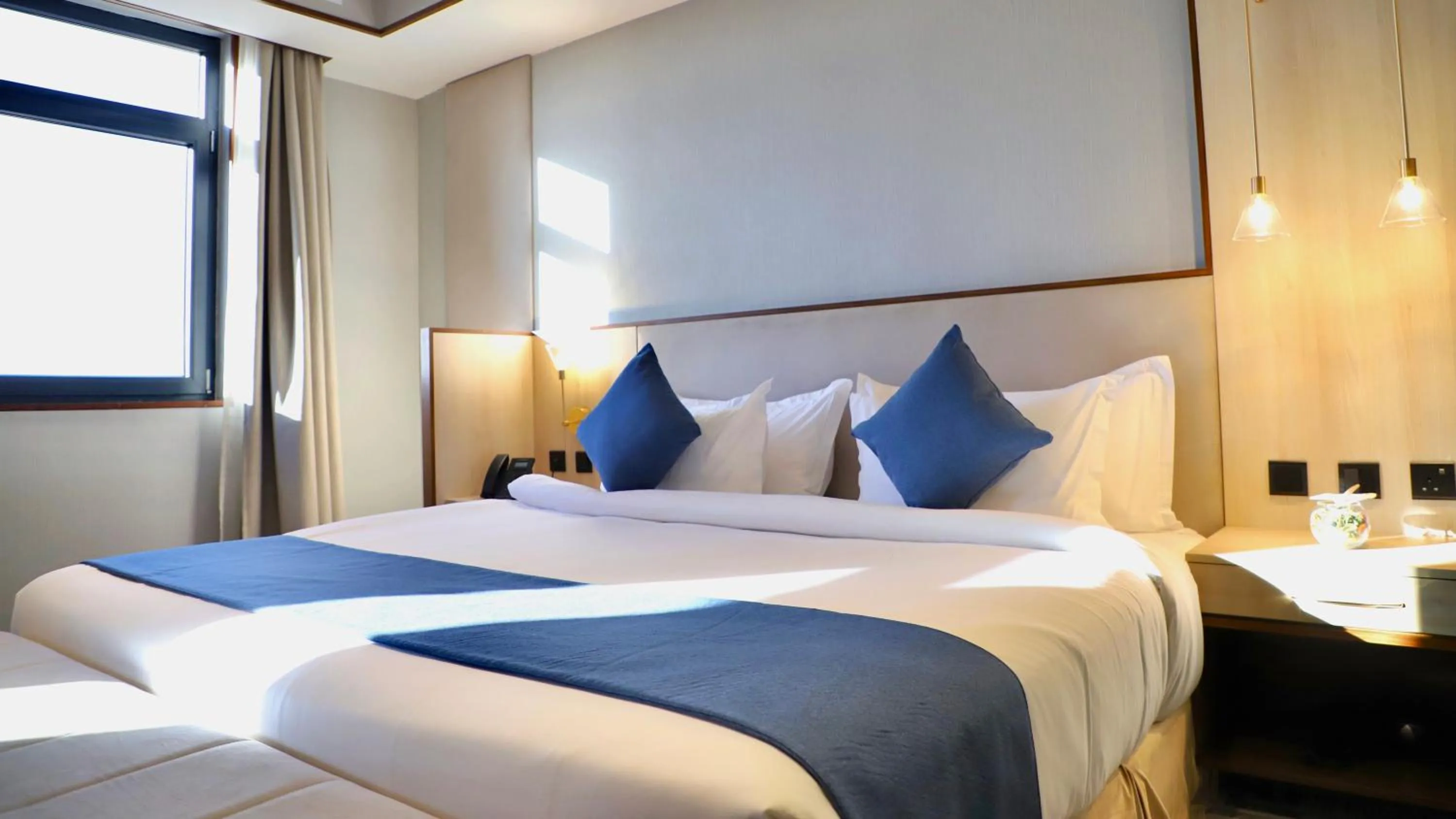 Bed in Five Seasons Hotel