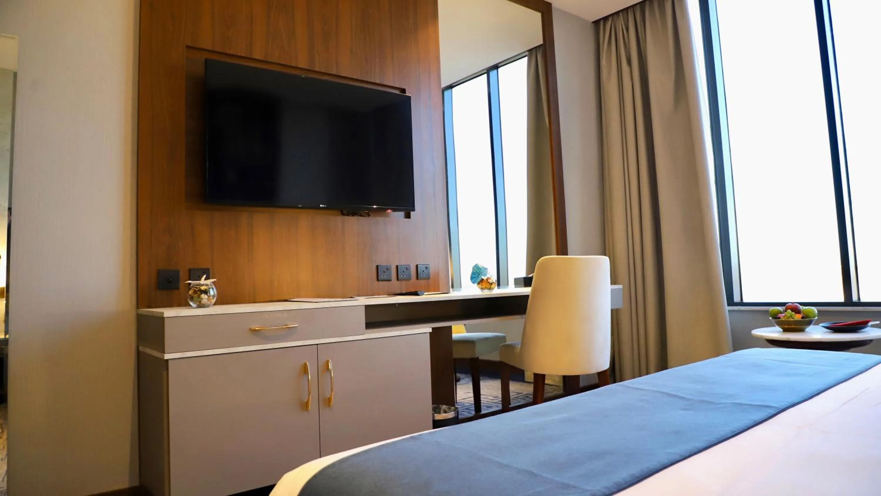 Bed in Five Seasons Hotel