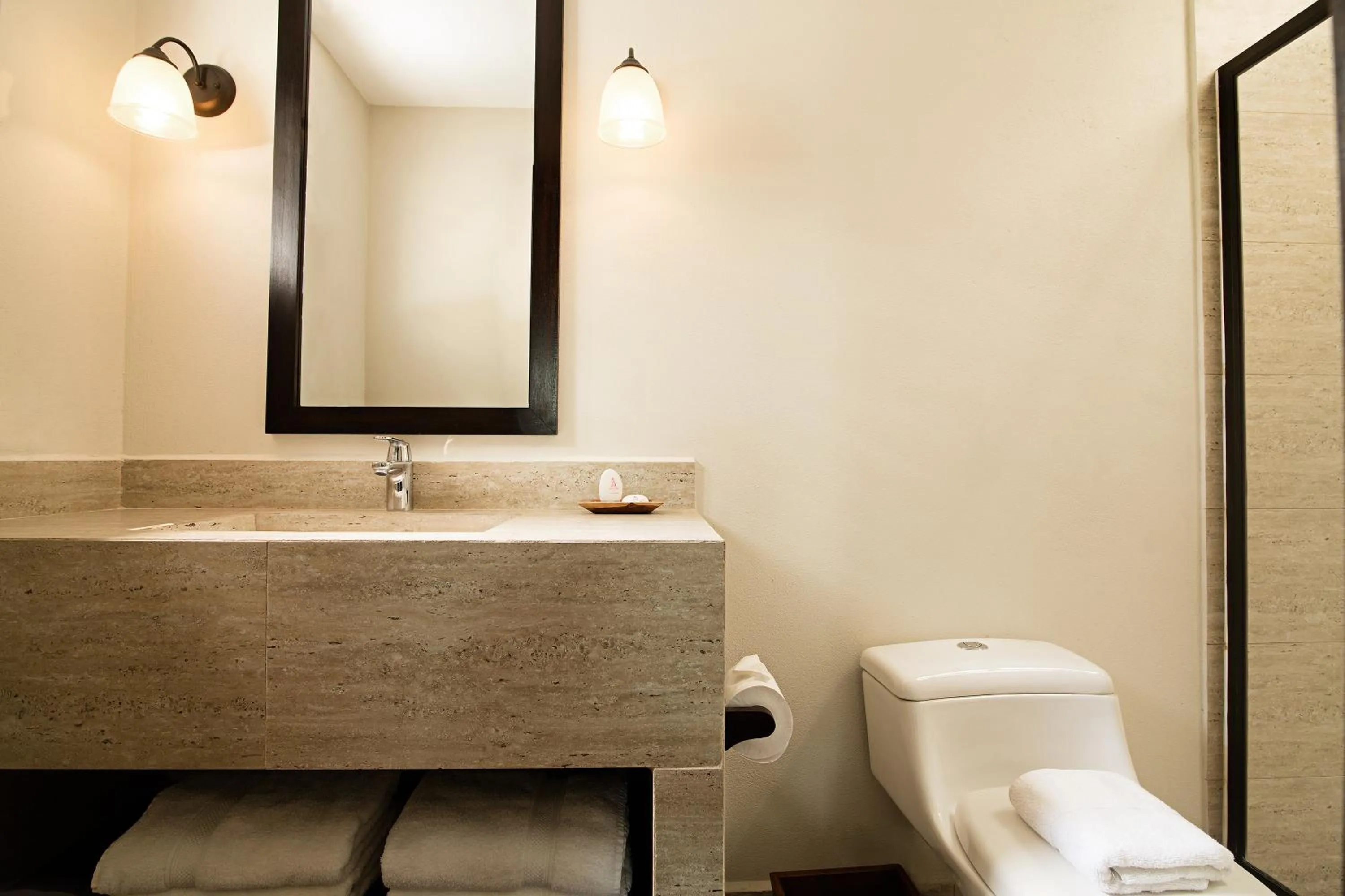 Decorative detail in Hotel Jungle Lodge Tikal