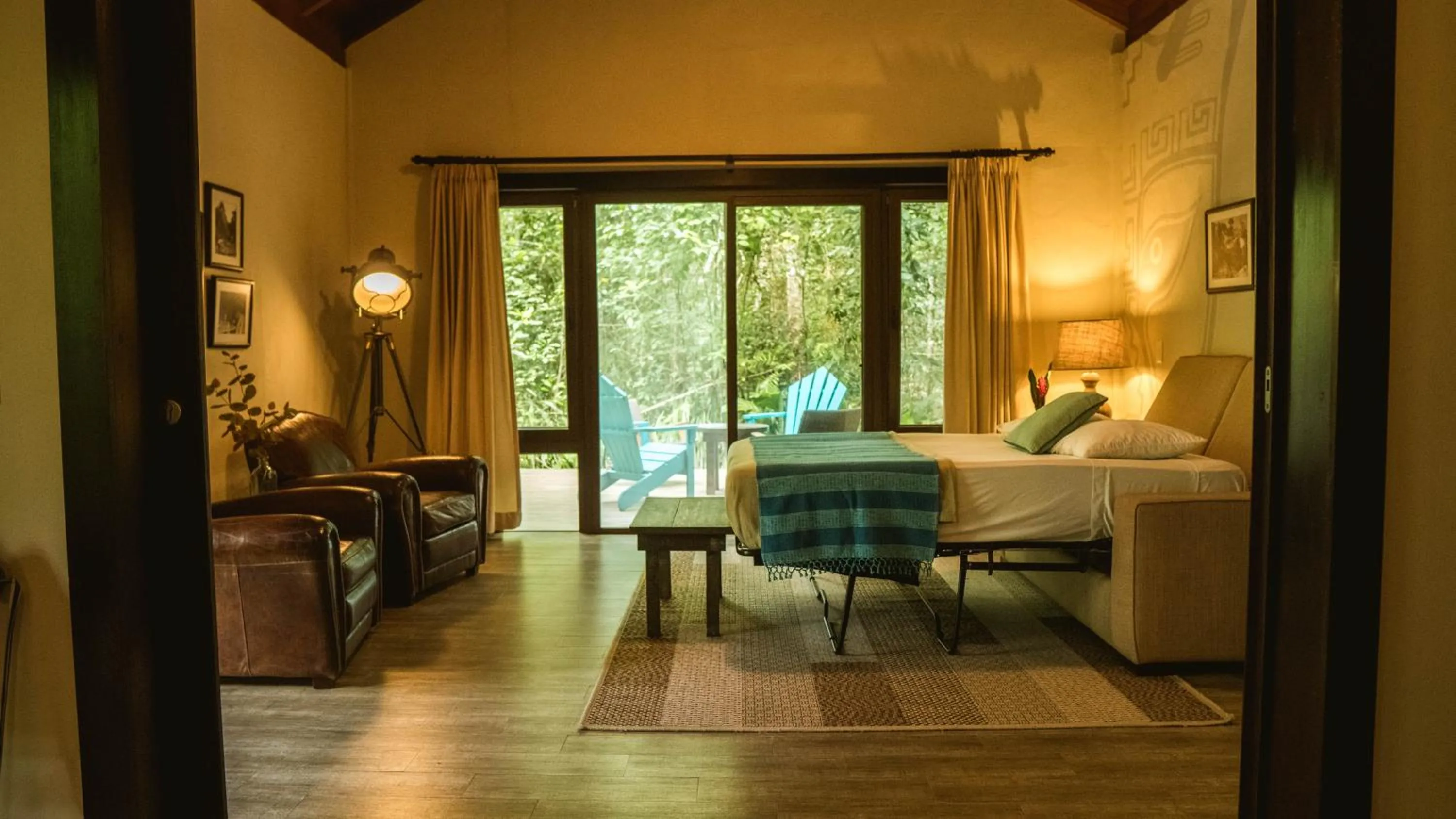 Bed in Hotel Jungle Lodge Tikal