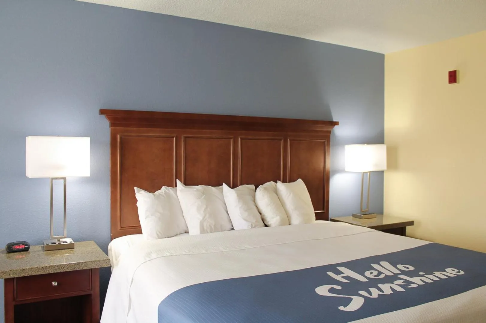 Bed in Days Inn by Wyndham Batavia Ohio