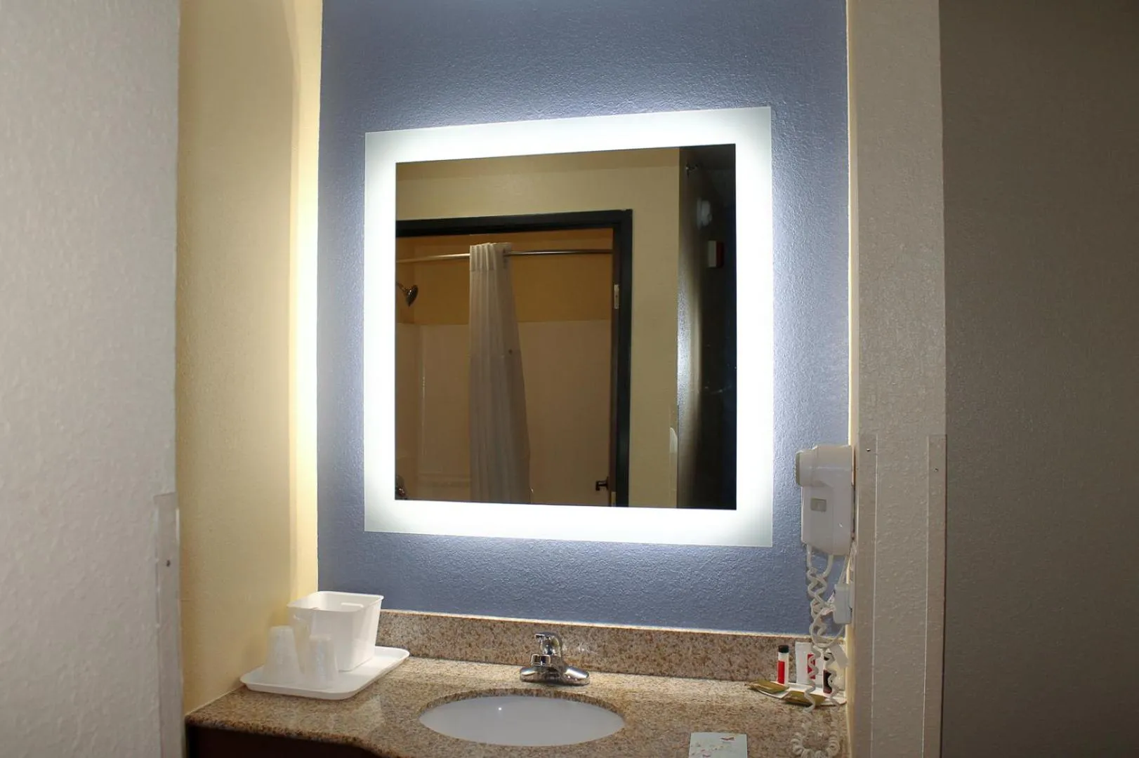 Days Inn by Wyndham Batavia Ohio