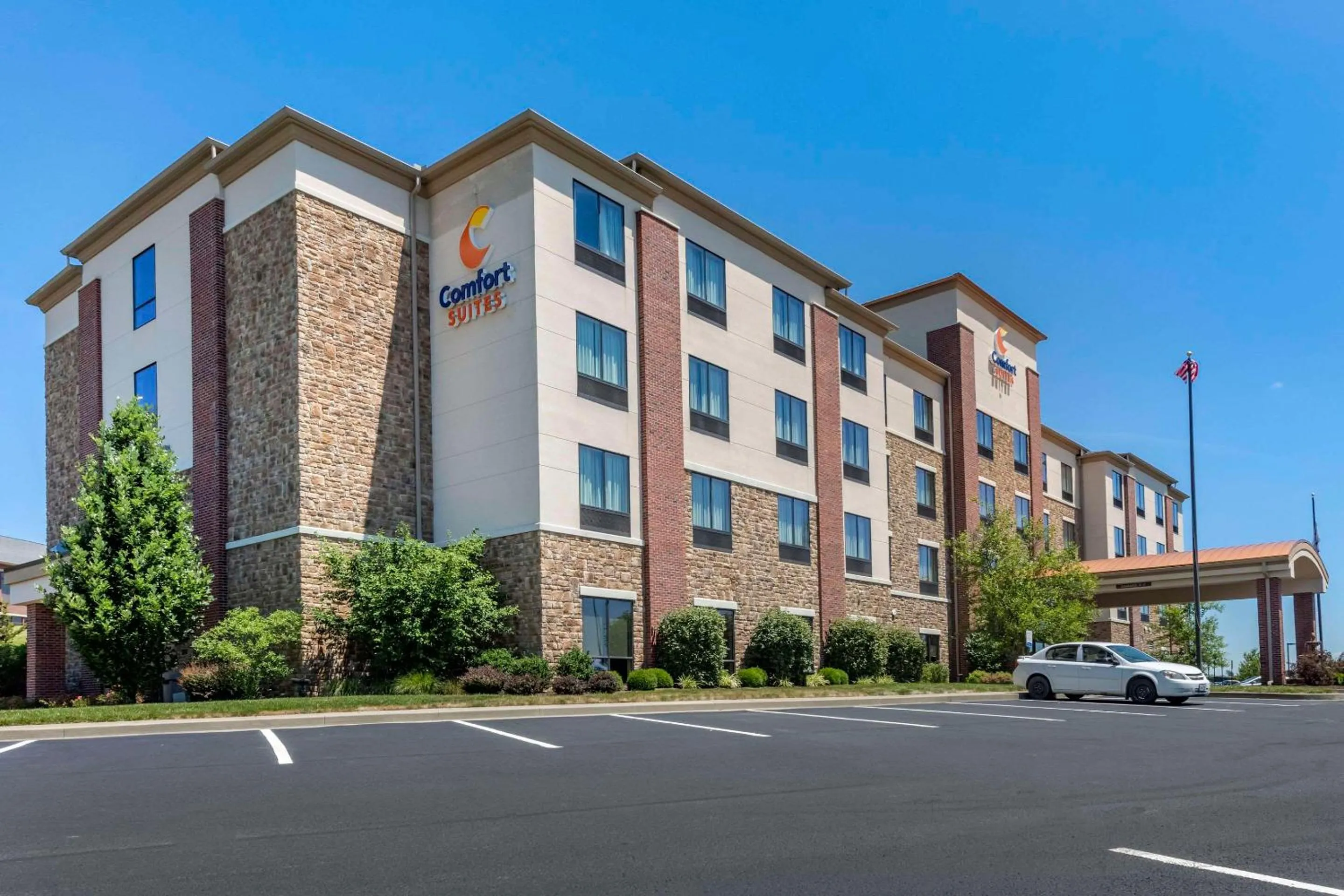 Property building in Comfort Suites Bridgeport - Clarksburg