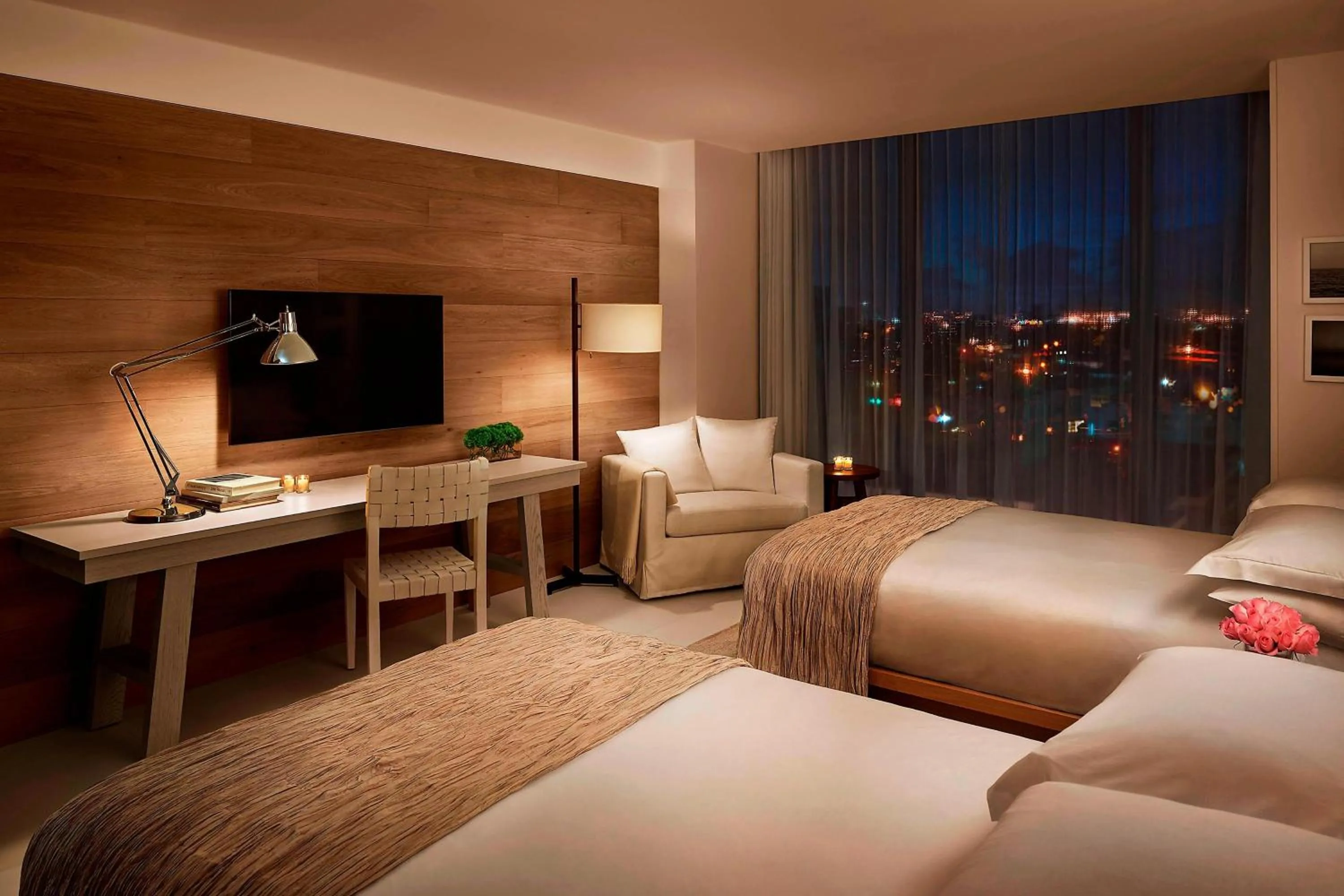 Photo of the whole room, Bed in The Miami Beach EDITION