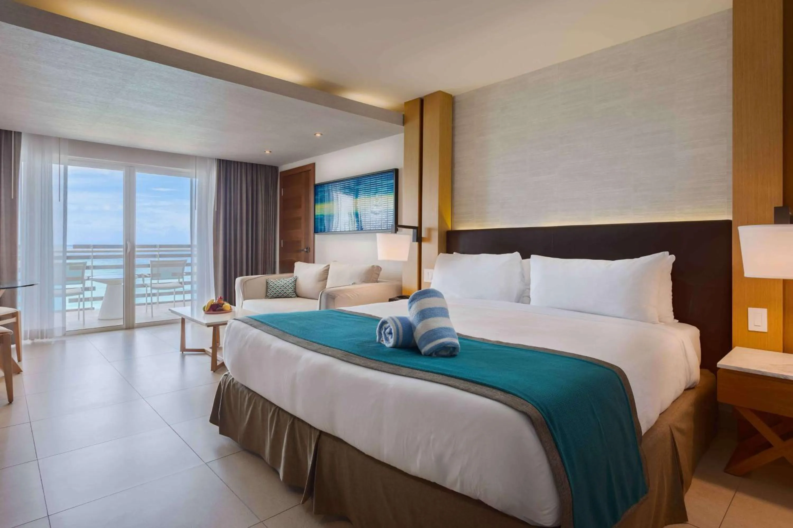 Photo of the whole room, Bed in Sonesta Ocean Point Resort- All Inclusive - Adults Only