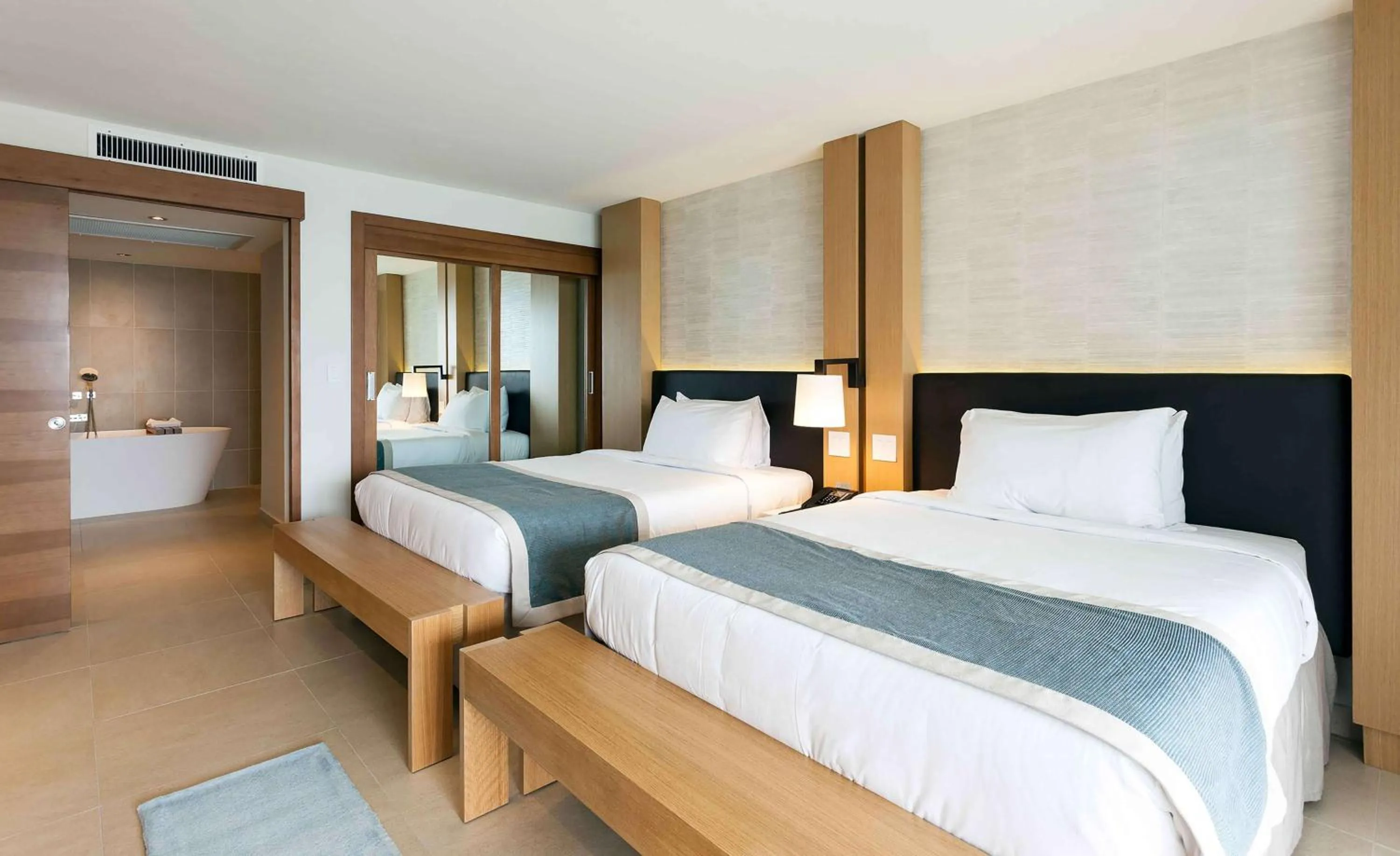 Photo of the whole room, Bed in Sonesta Ocean Point Resort- All Inclusive - Adults Only