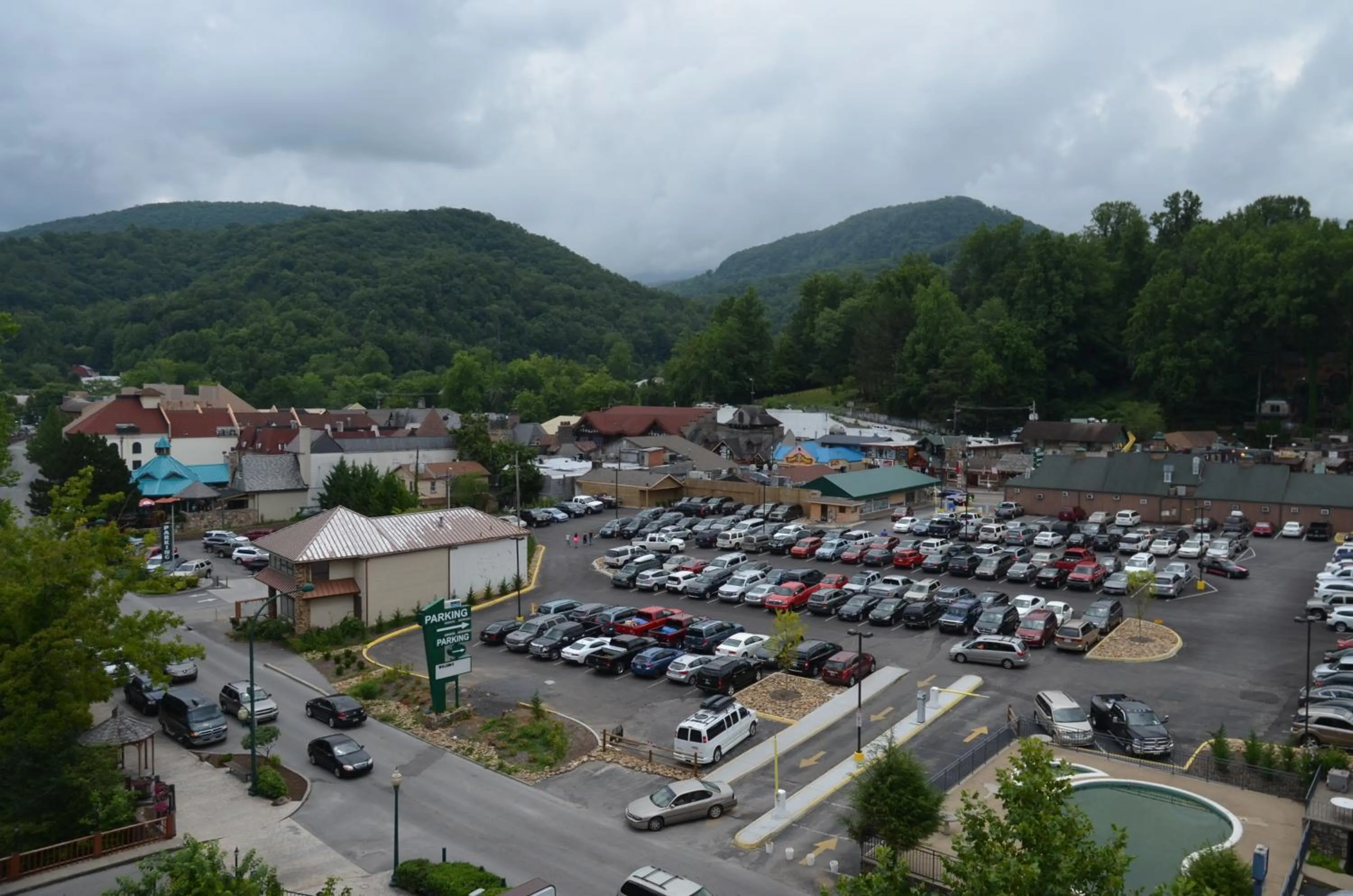 Area and facilities in Edgewater Hotel and Conference Center