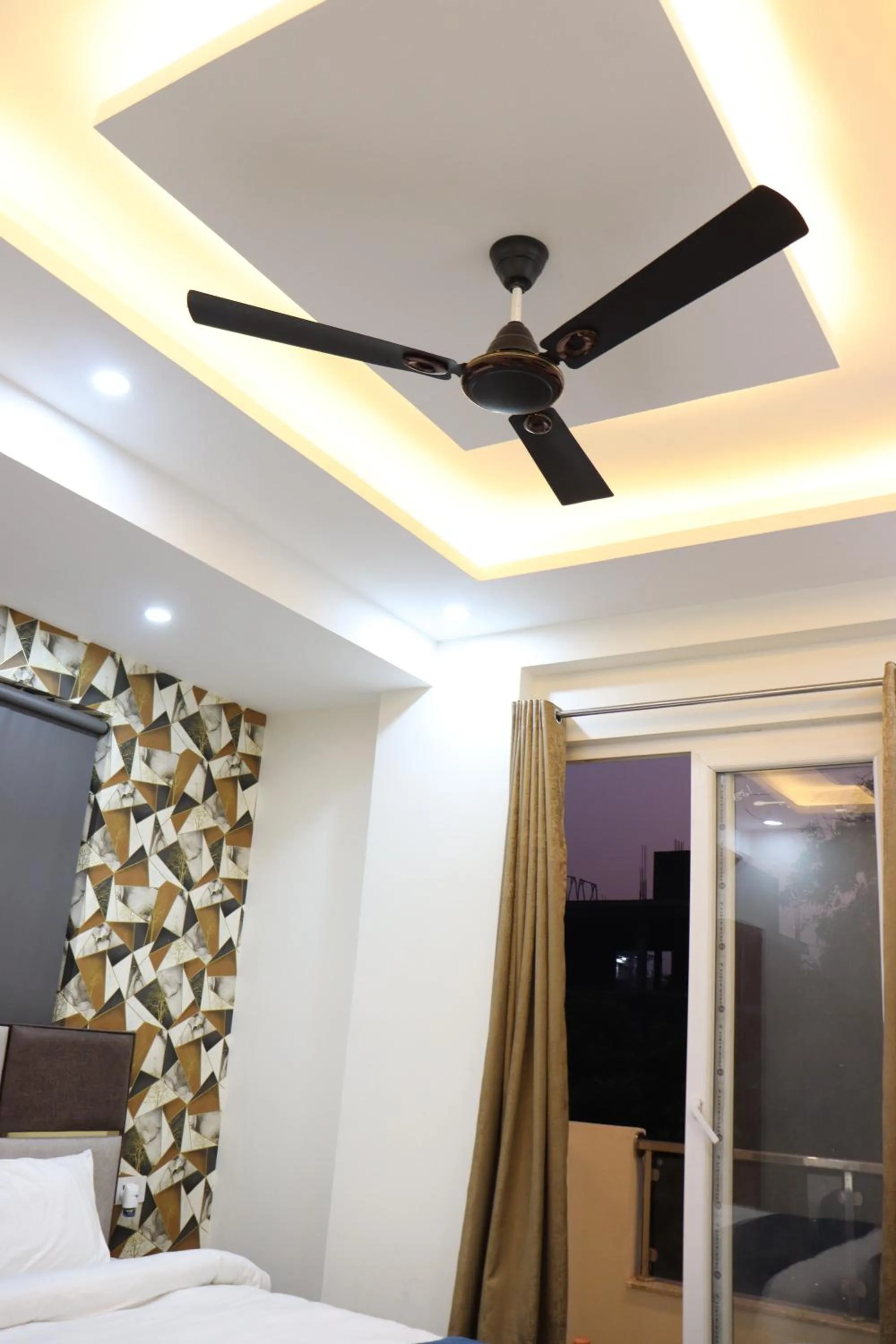 Bedroom, Bed in Tulip Inn