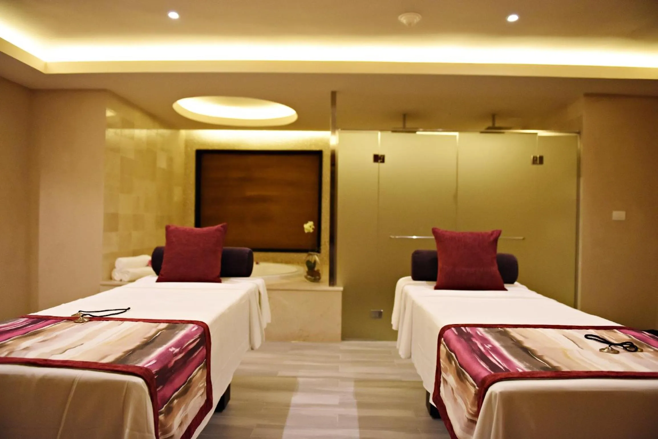 Area and facilities, Bed in Royalton CHIC Punta Cana, An Autograph Collection All-Inclusive Resort & Casino, Adults Only