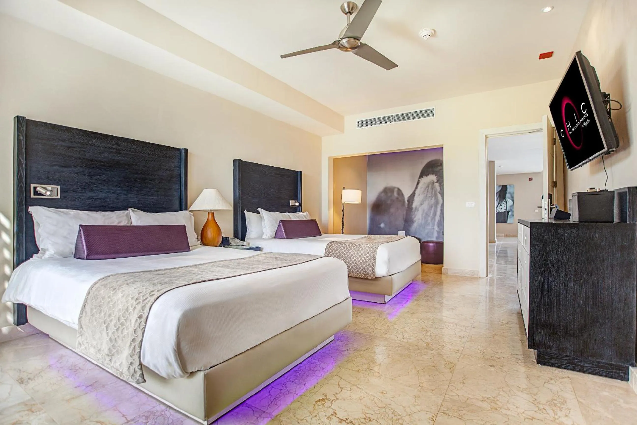 TV and multimedia, Bed in Royalton CHIC Punta Cana, An Autograph Collection All-Inclusive Resort & Casino, Adults Only