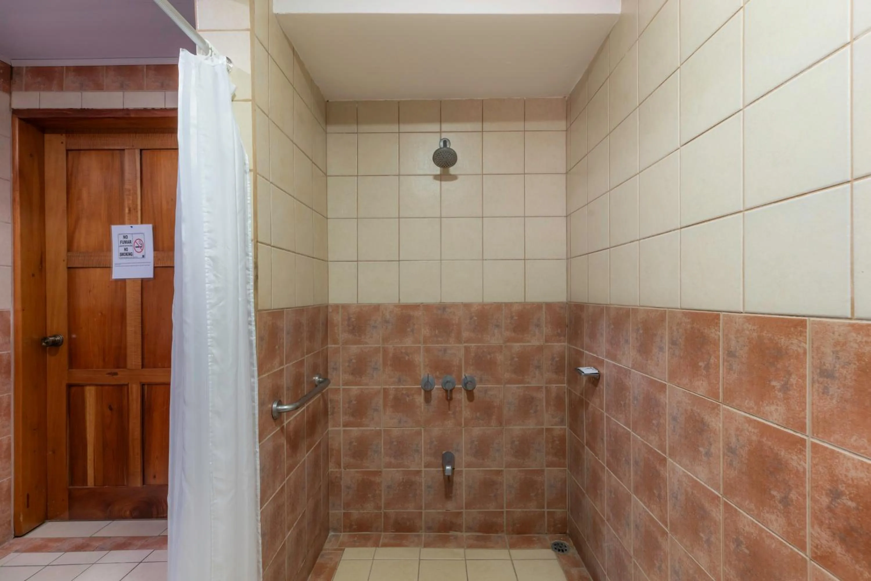 Shower in Jaco Laguna Resort & Beach Club