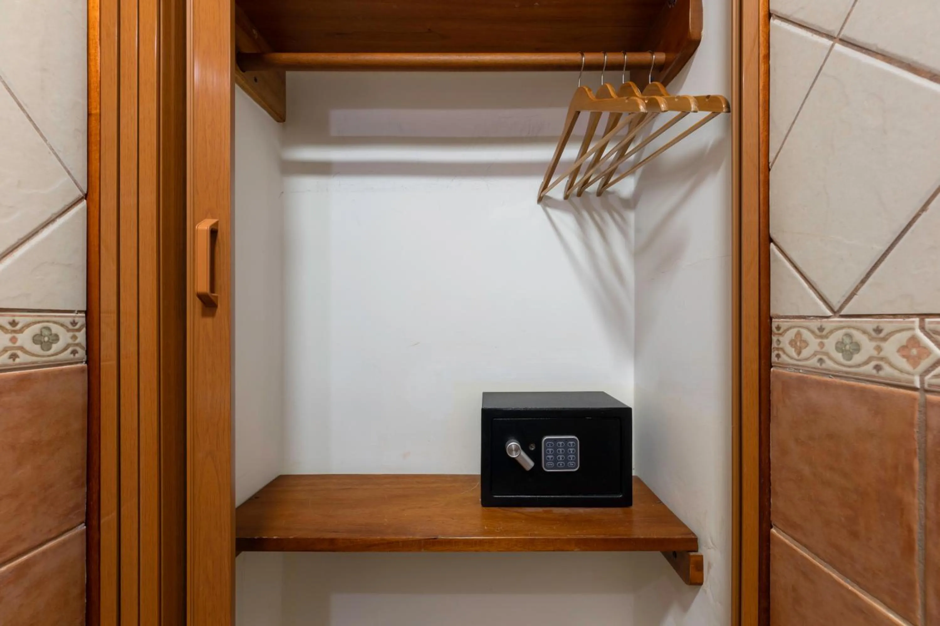 safe in Jaco Laguna Resort & Beach Club