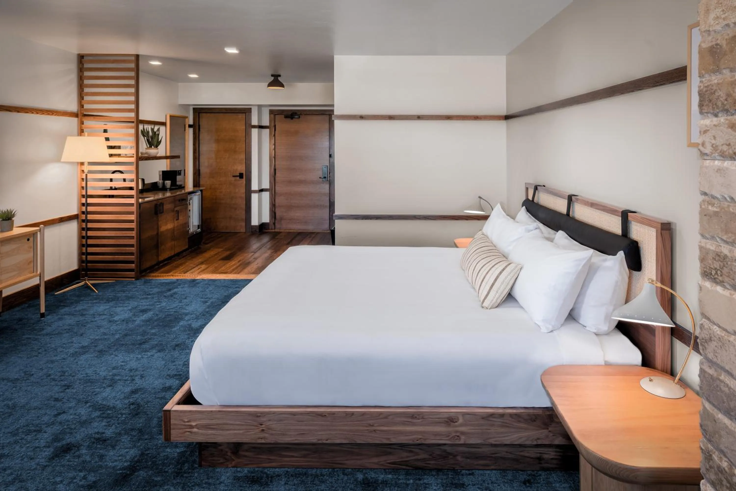 Photo of the whole room, Bed in Pronghorn Resort