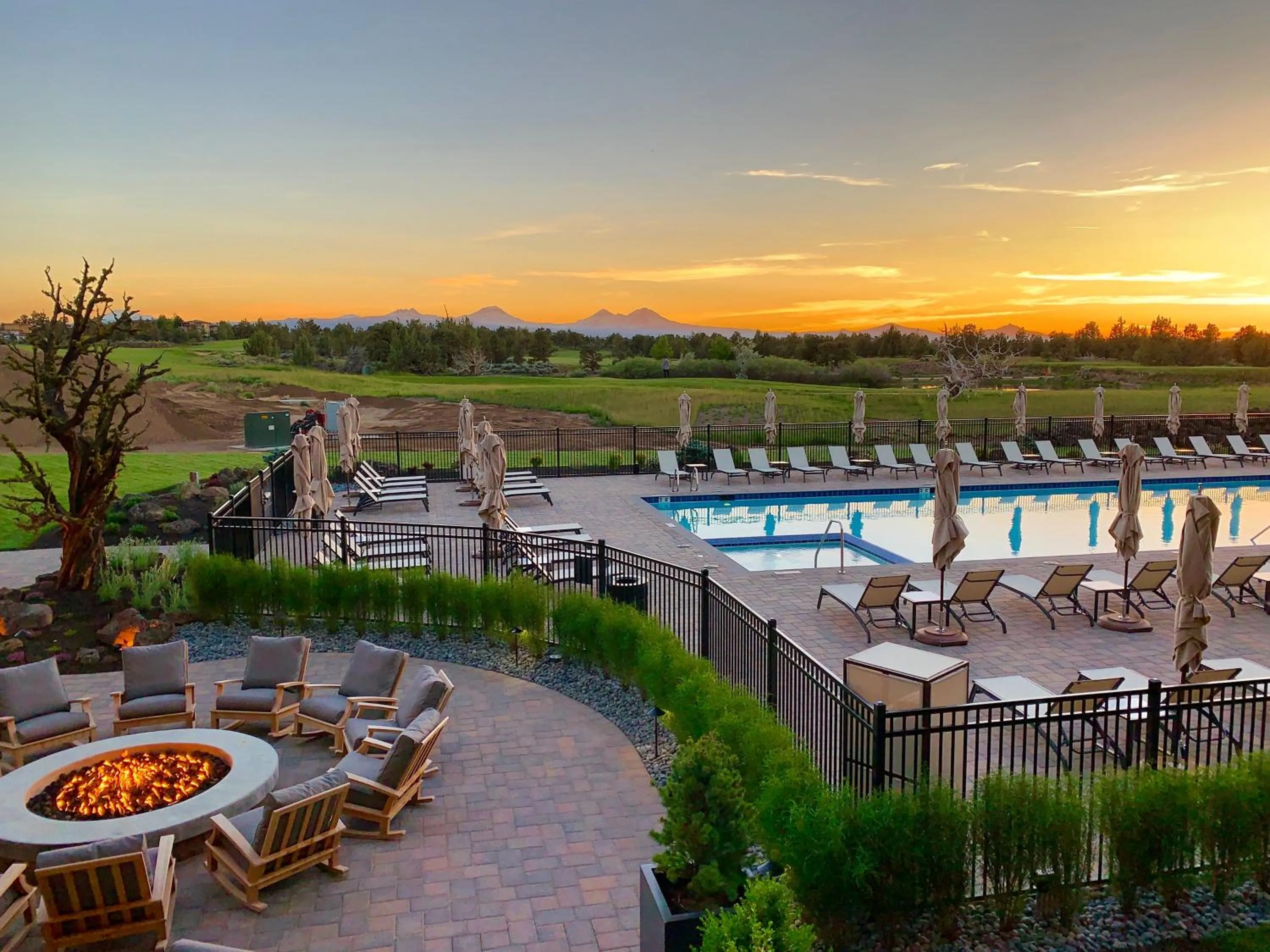 Mountain view, Pool View in Pronghorn Resort