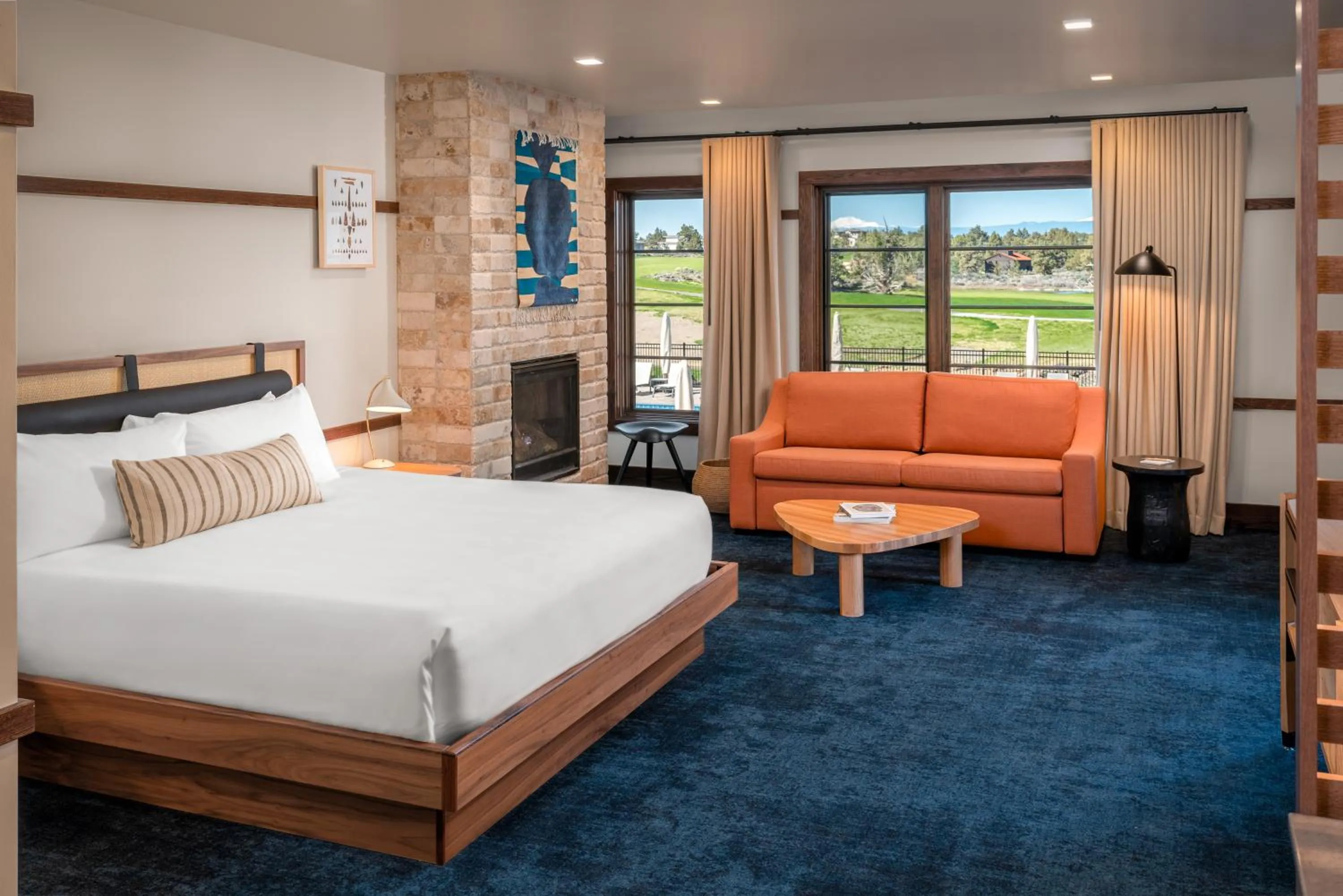 Photo of the whole room, Bed in Pronghorn Resort