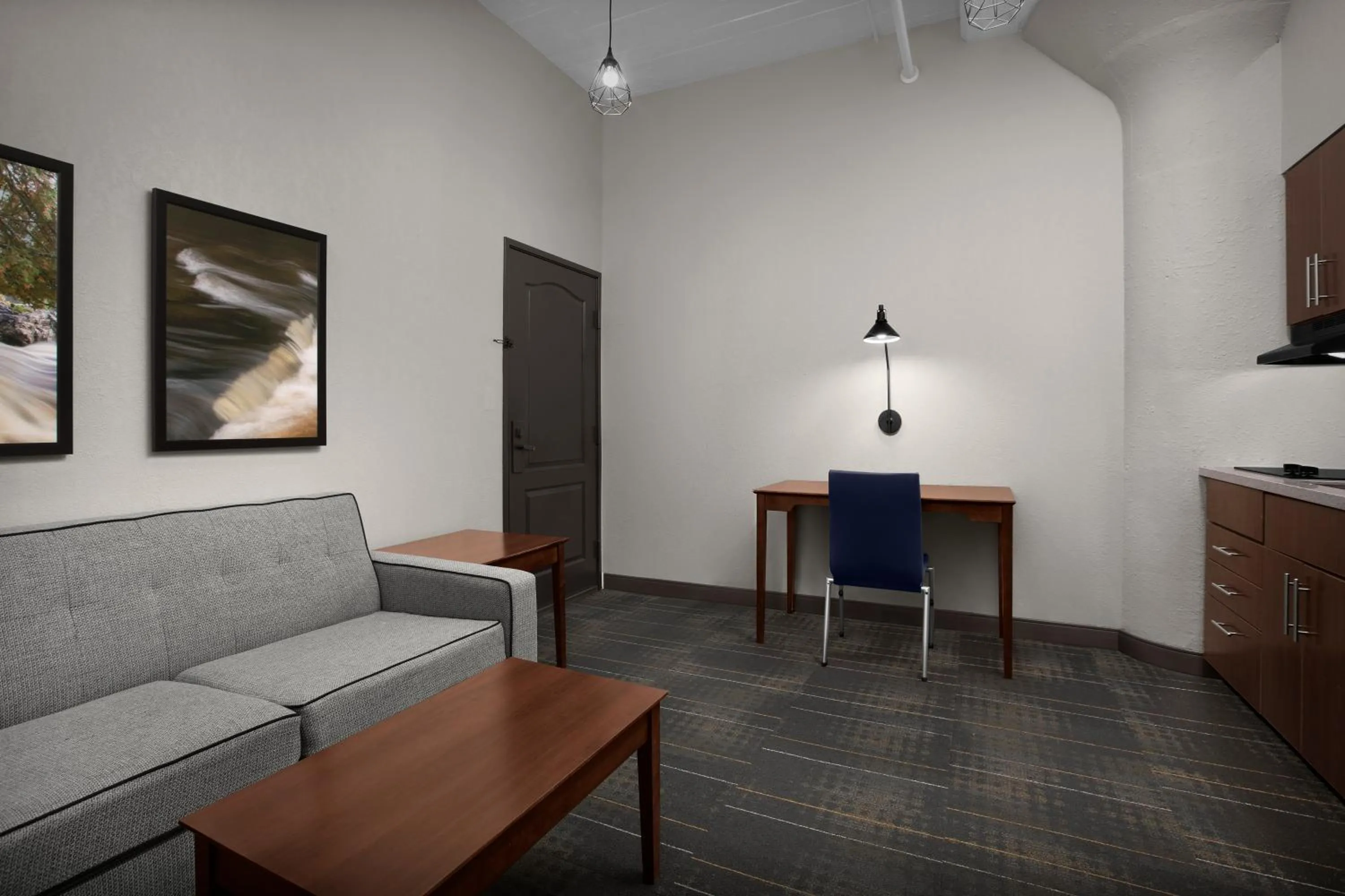 Kitchen or kitchenette in The Suites Hotel at Waterfront Plaza