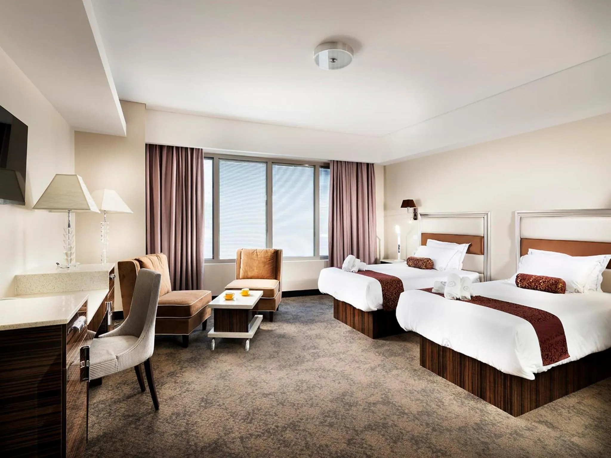 Photo of the whole room, Bed in Swan River Hotel