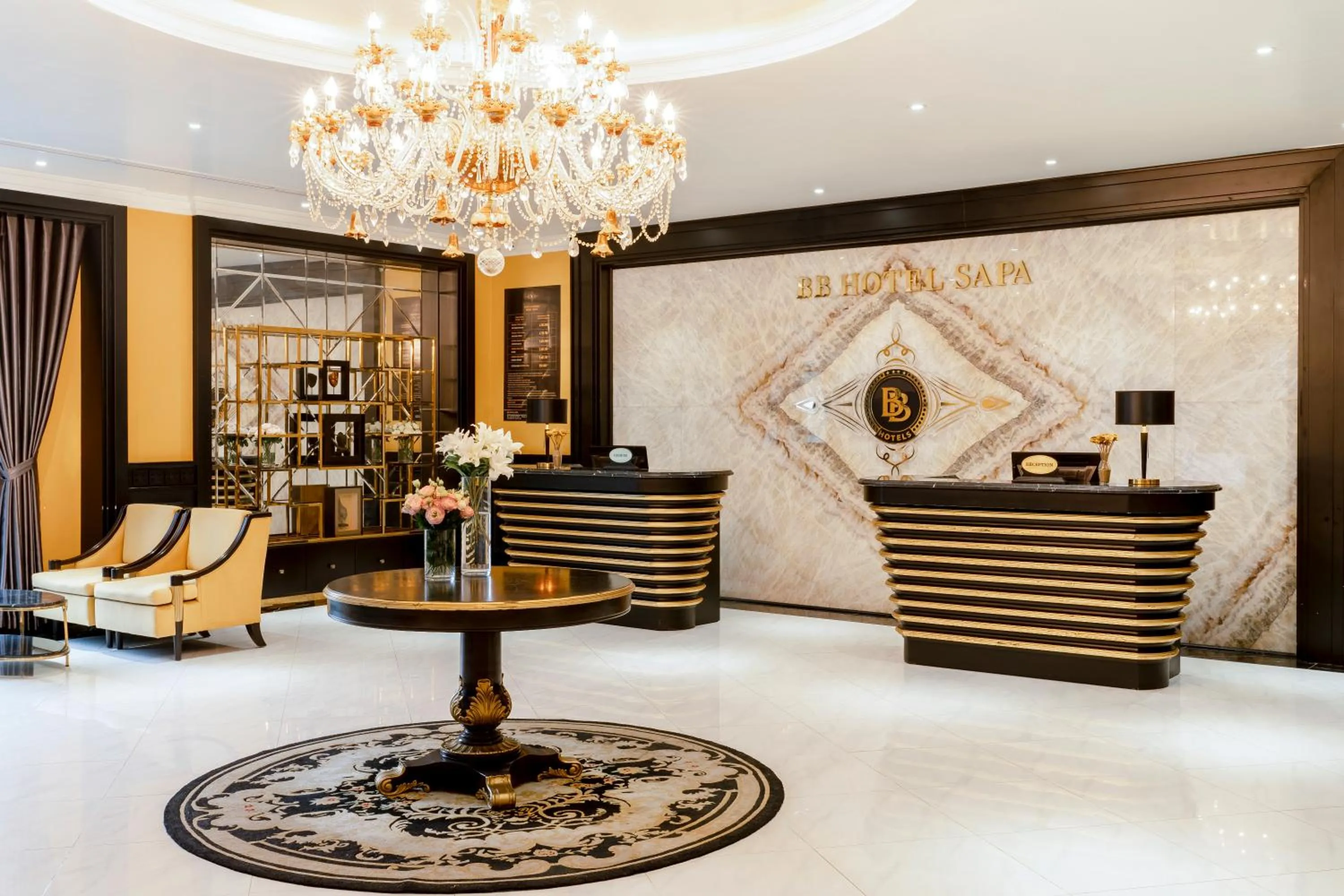 Lobby or reception in Hotel Sapa Square Affiliated by Melia