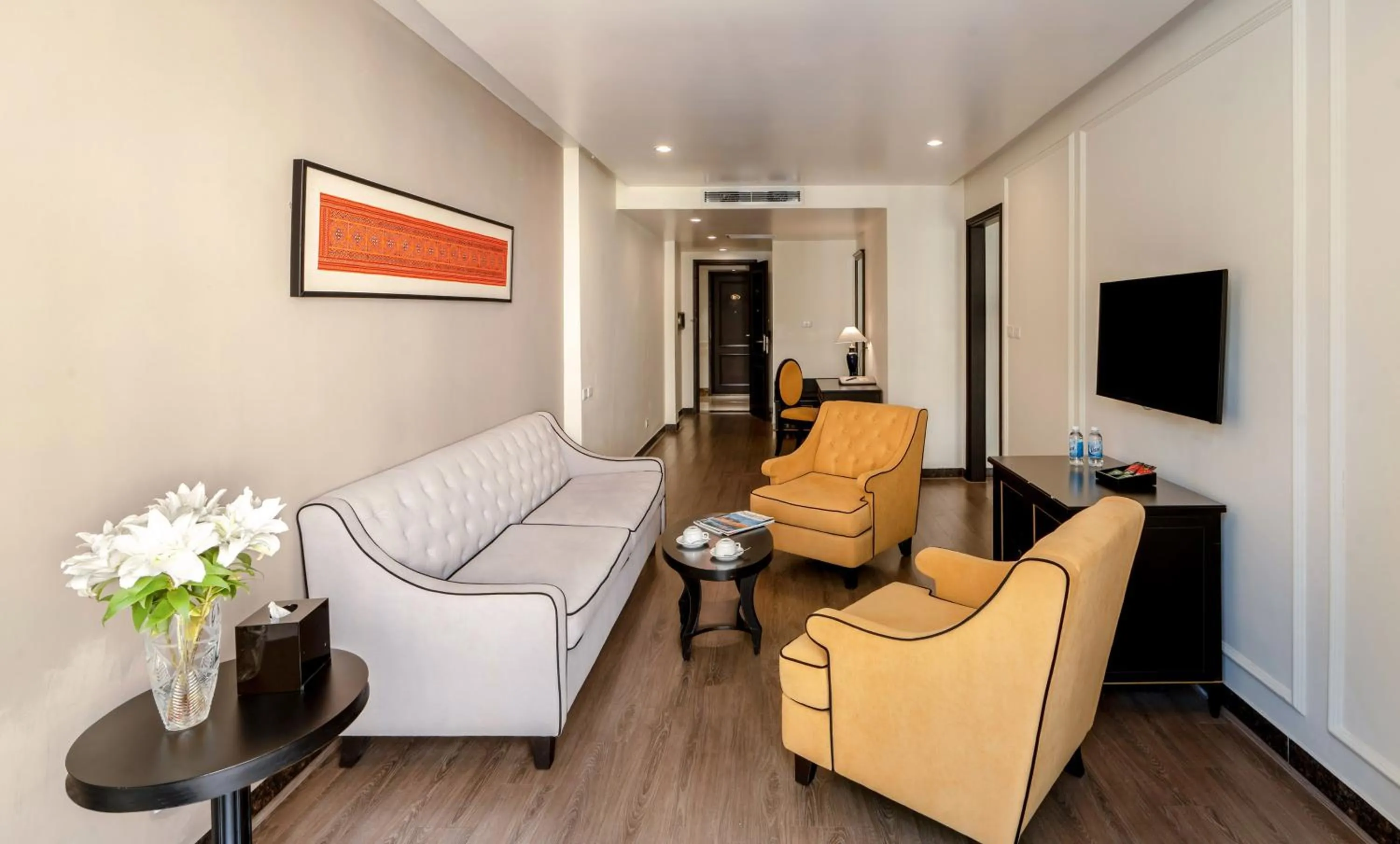Communal lounge/ TV room in Hotel Sapa Square Affiliated by Melia