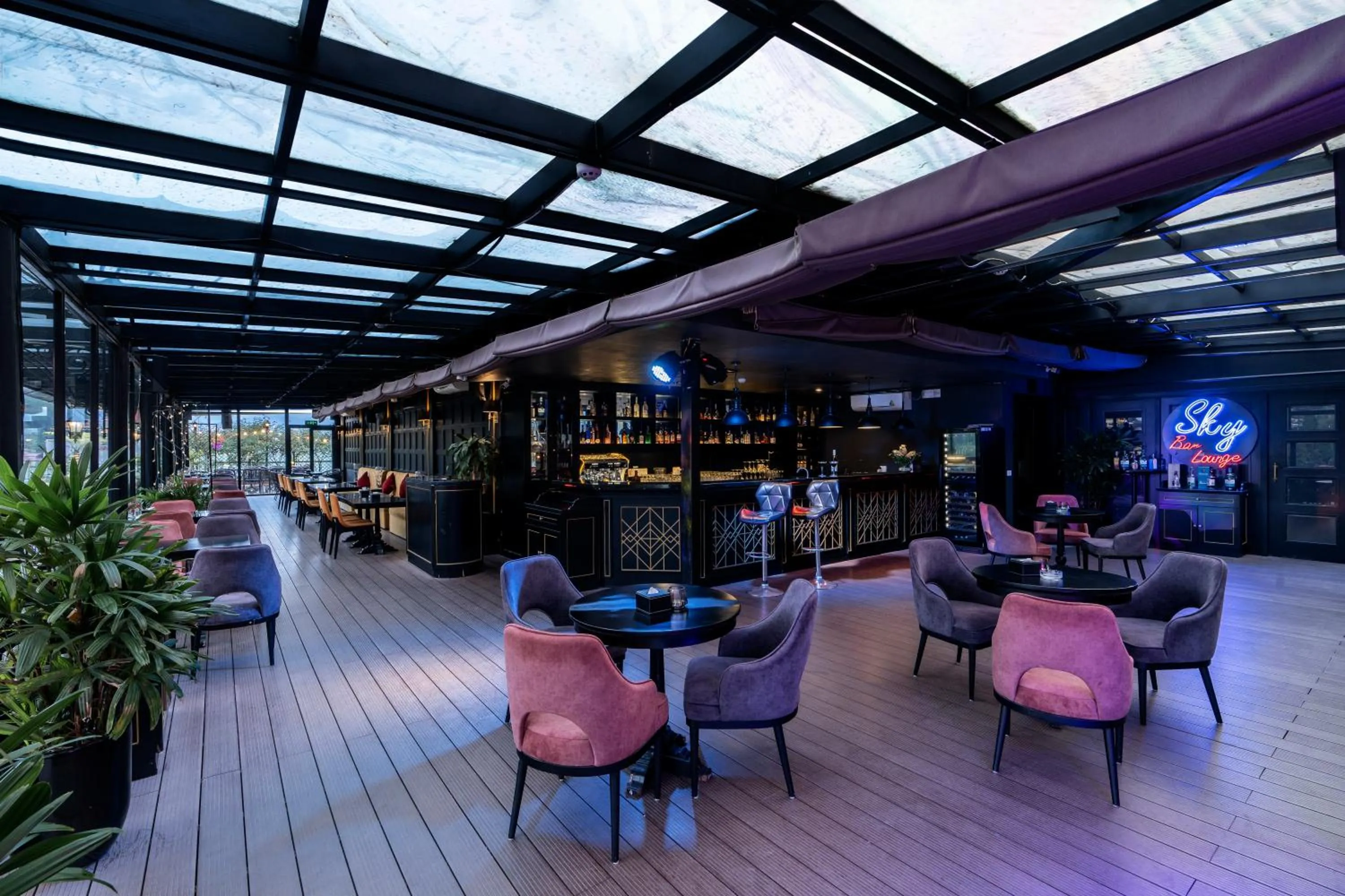 Lounge or bar in Hotel Sapa Square Affiliated by Melia