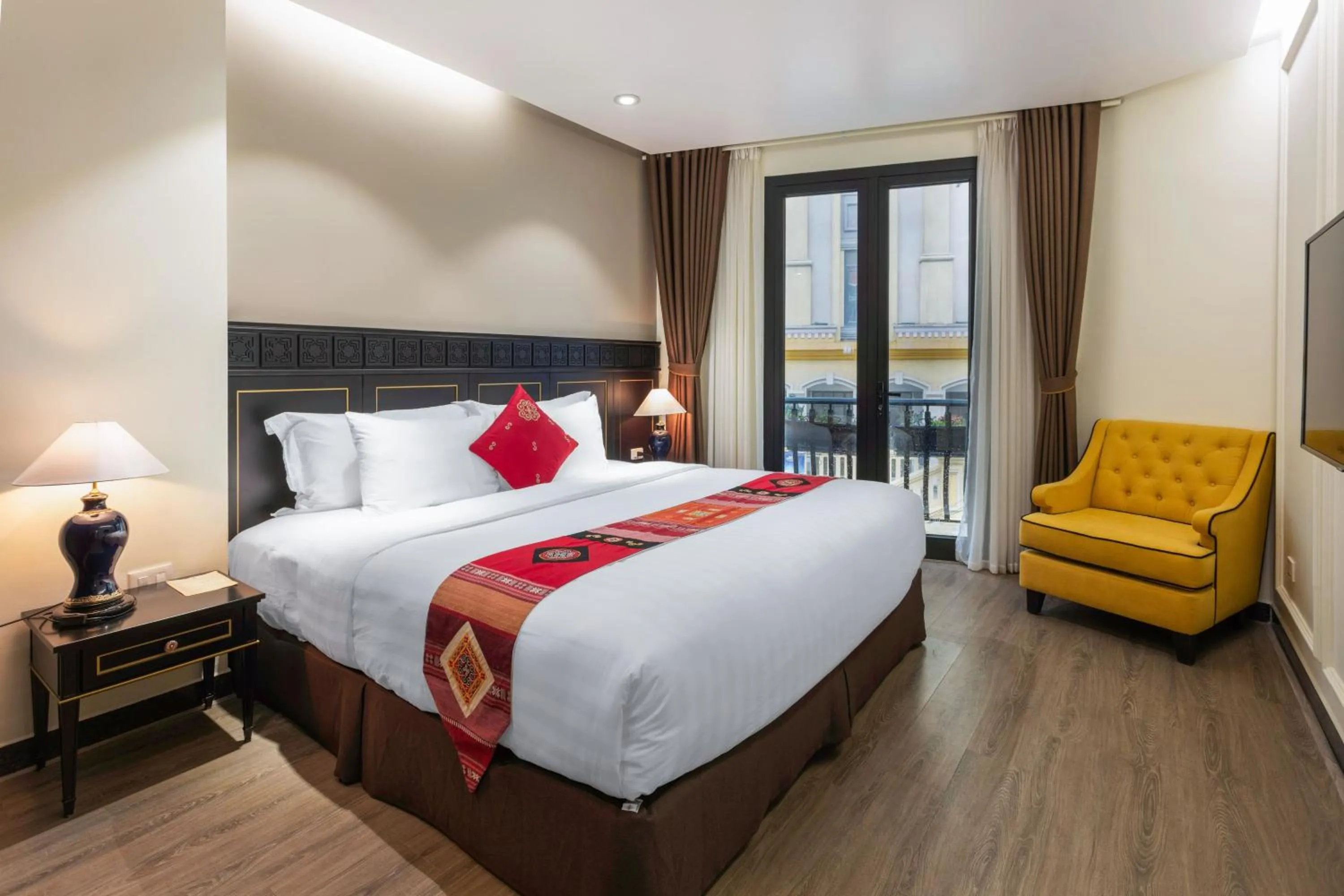 Property building, Bed in Hotel Sapa Square Affiliated by Meliá