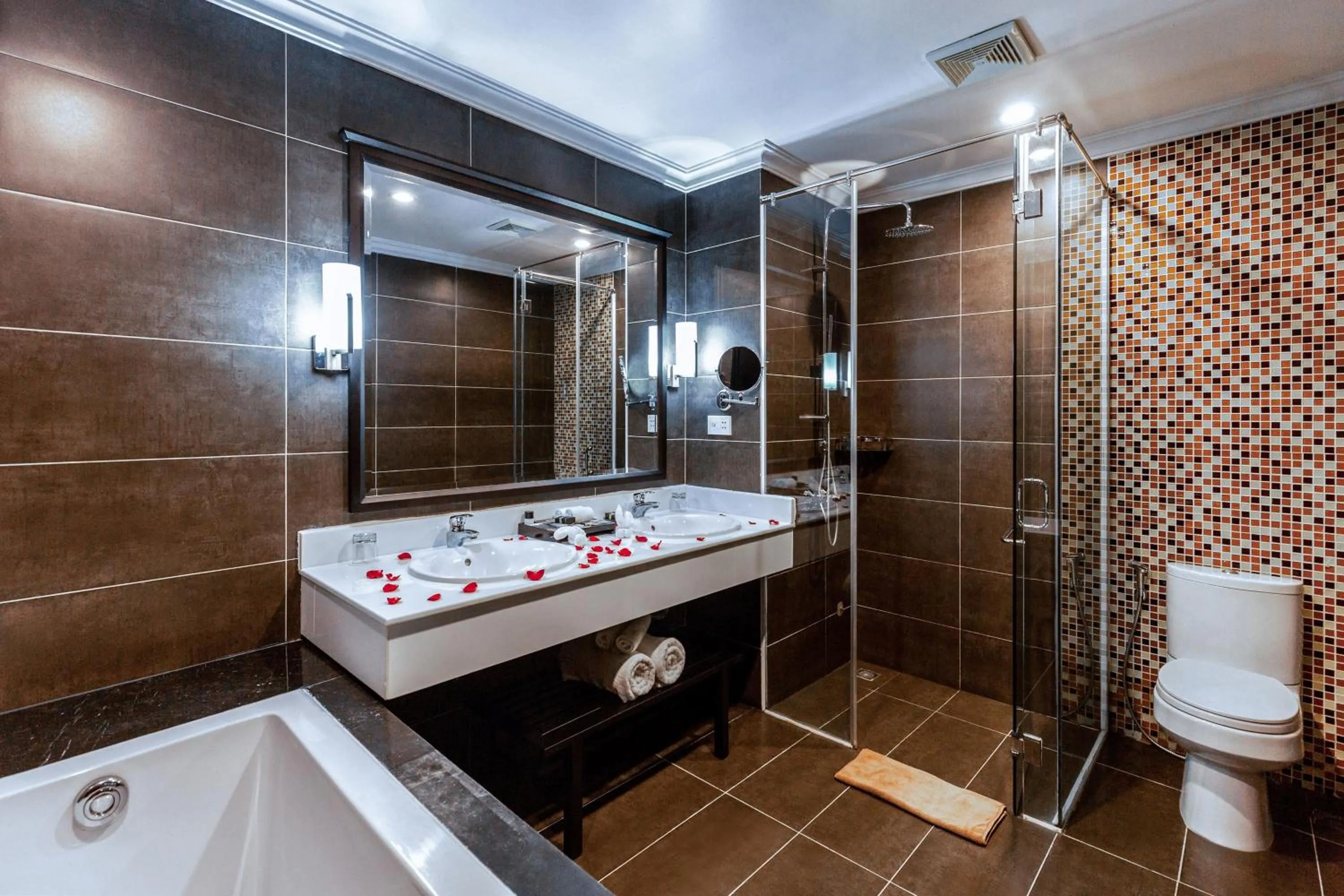 Shower in Hotel Sapa Square Affiliated by Meliá