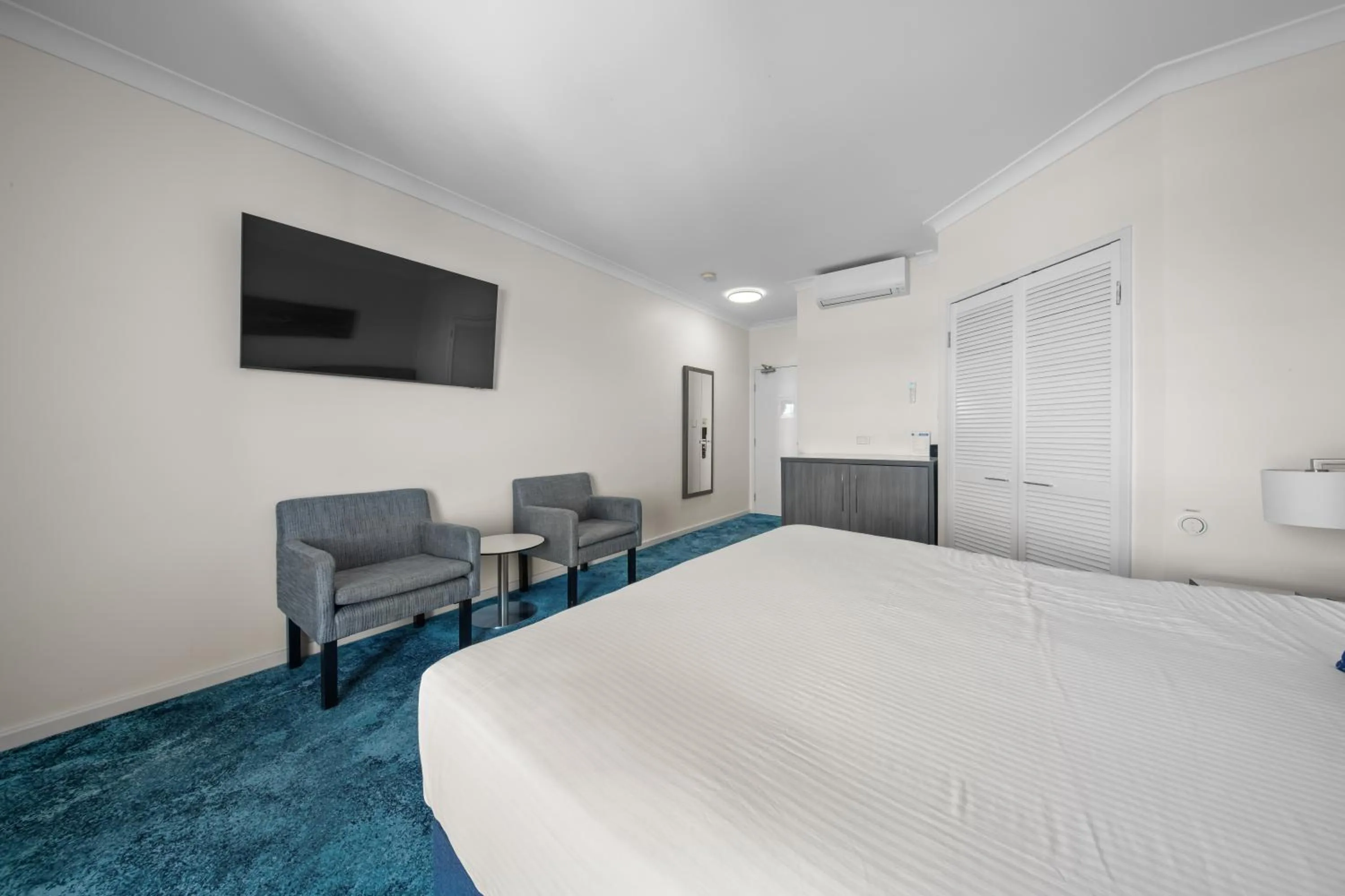 Bed in Ocean Centre Hotel