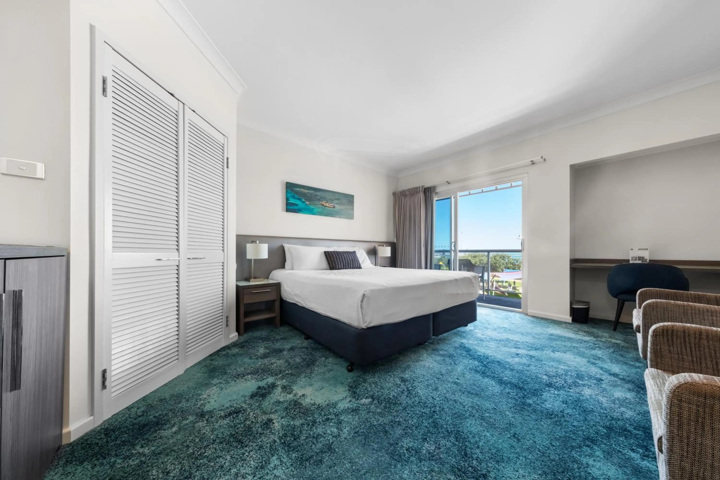 Bed in Ocean Centre Hotel