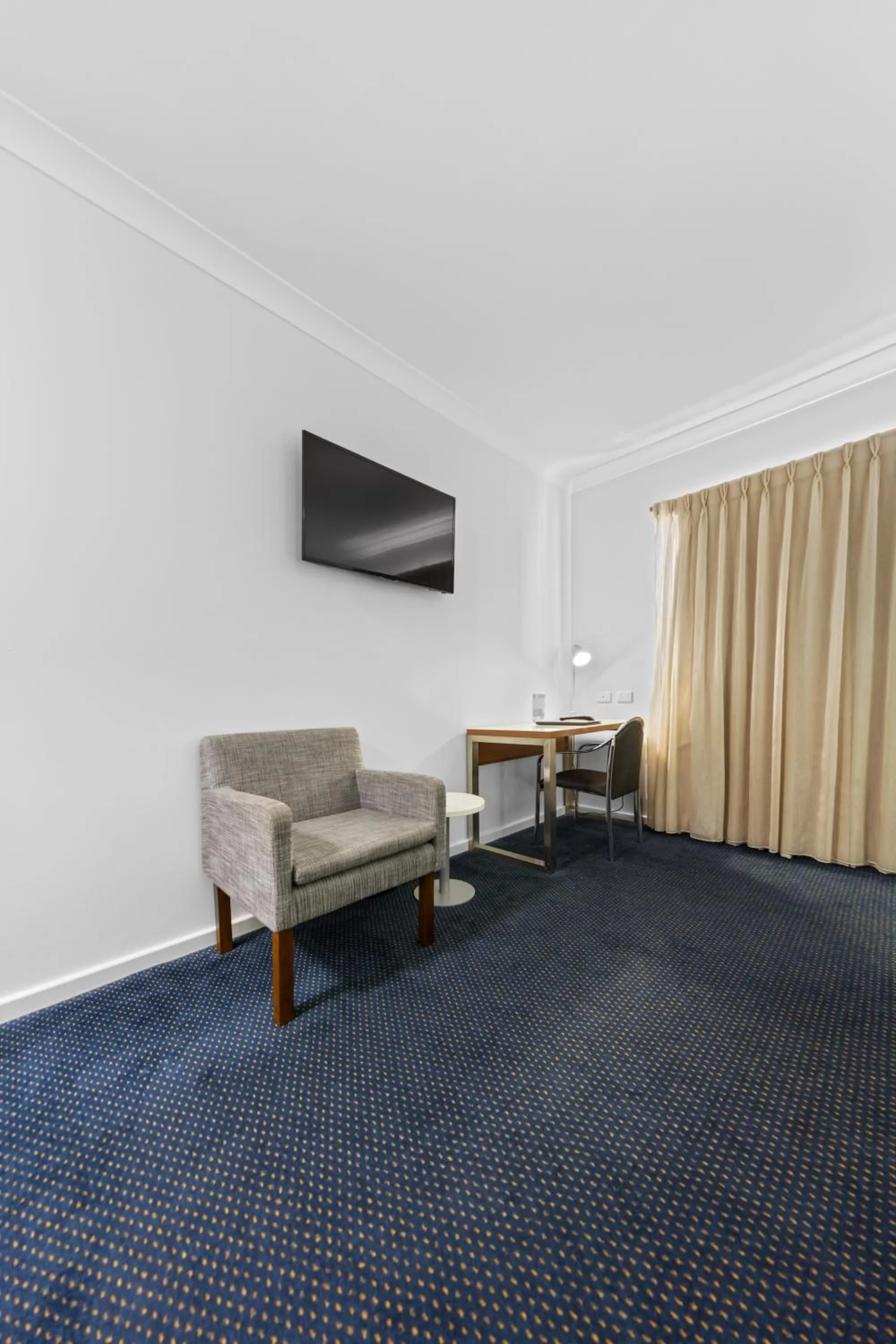 TV and multimedia in Ocean Centre Hotel