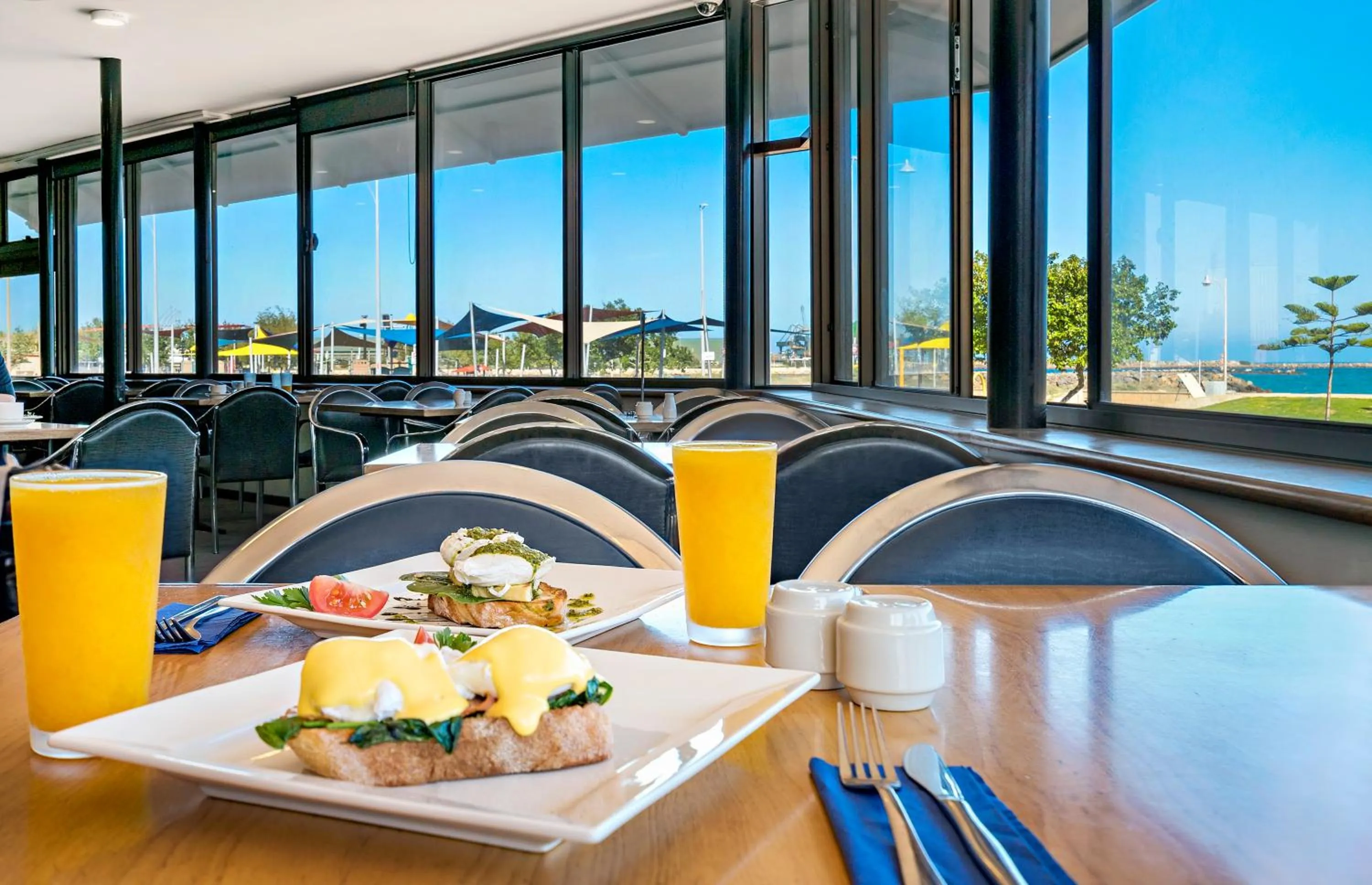 Dining area in Ocean Centre Hotel