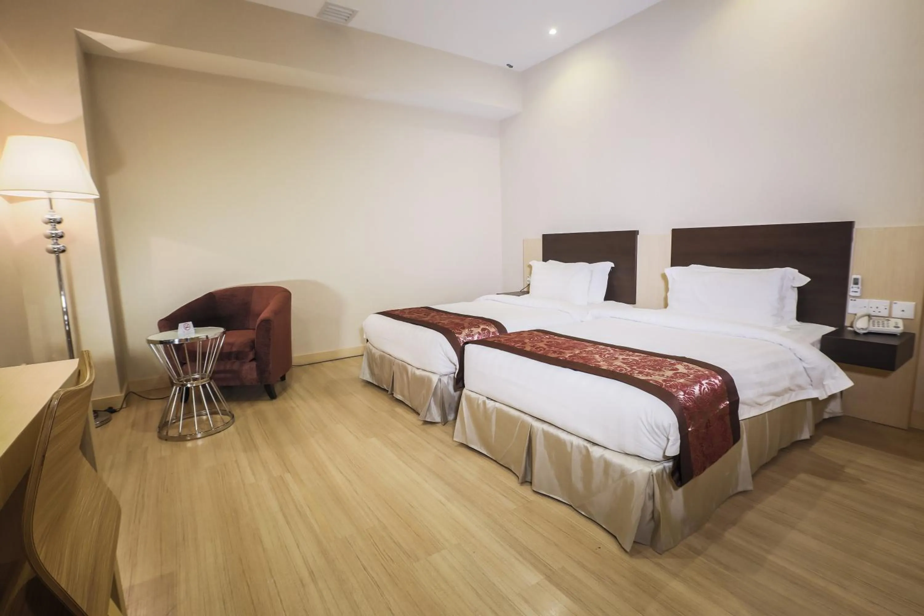 Photo of the whole room, Bed in Eco Tree Hotel, Melaka