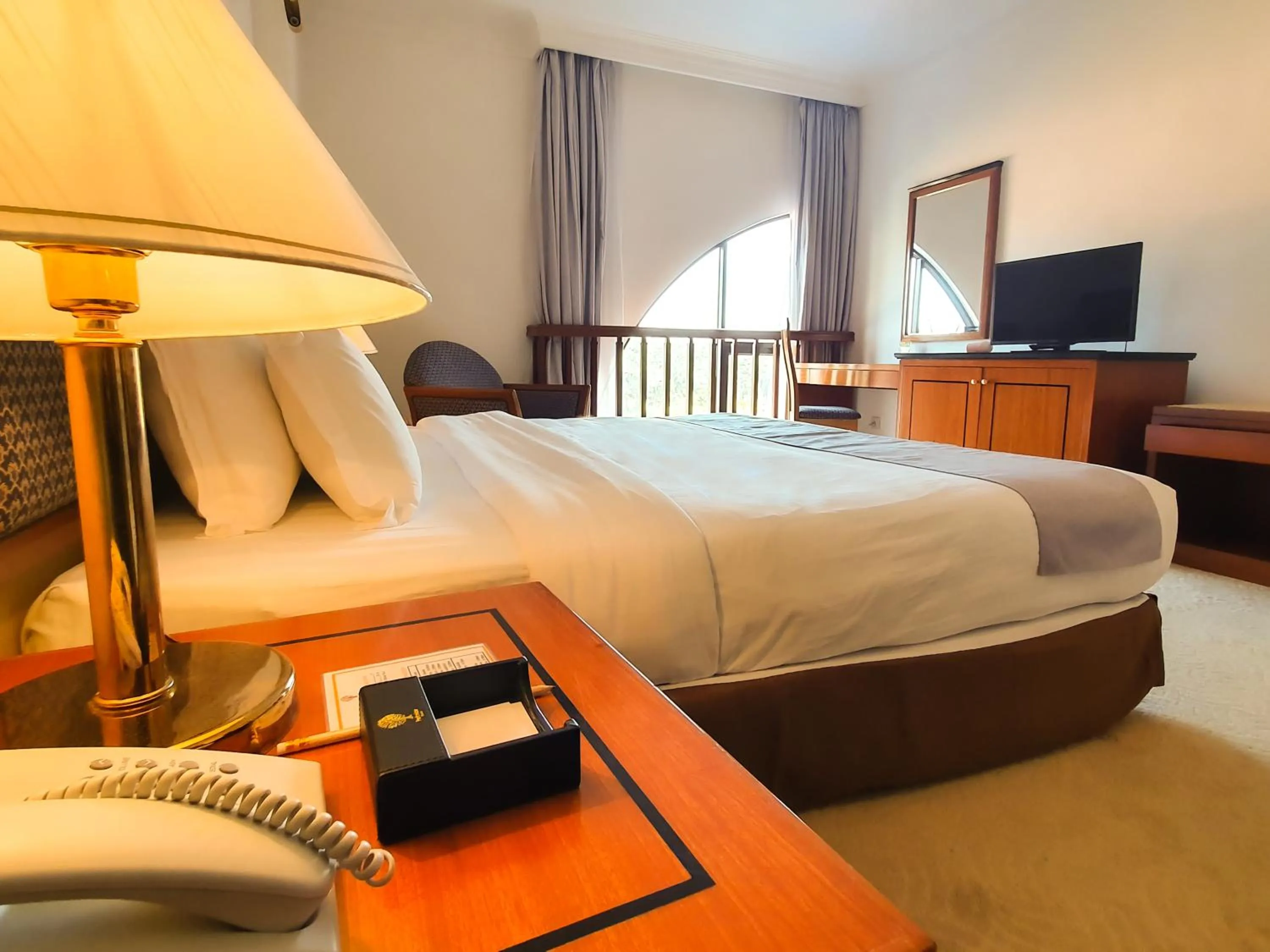 Bedroom, Bed in Parkview Hotel