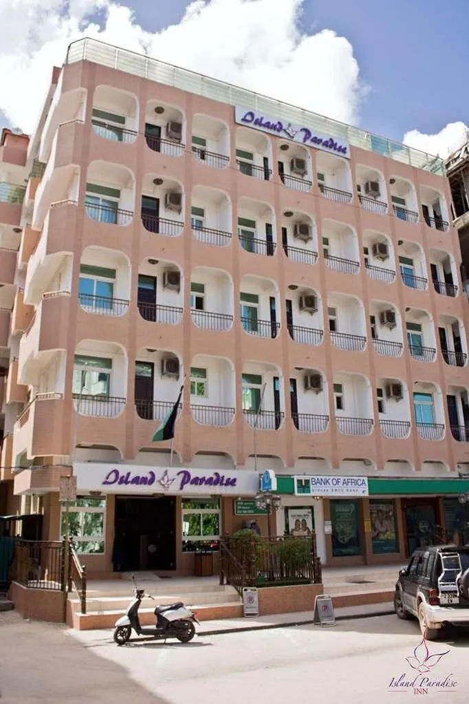 Property building in Island Paradise Inn