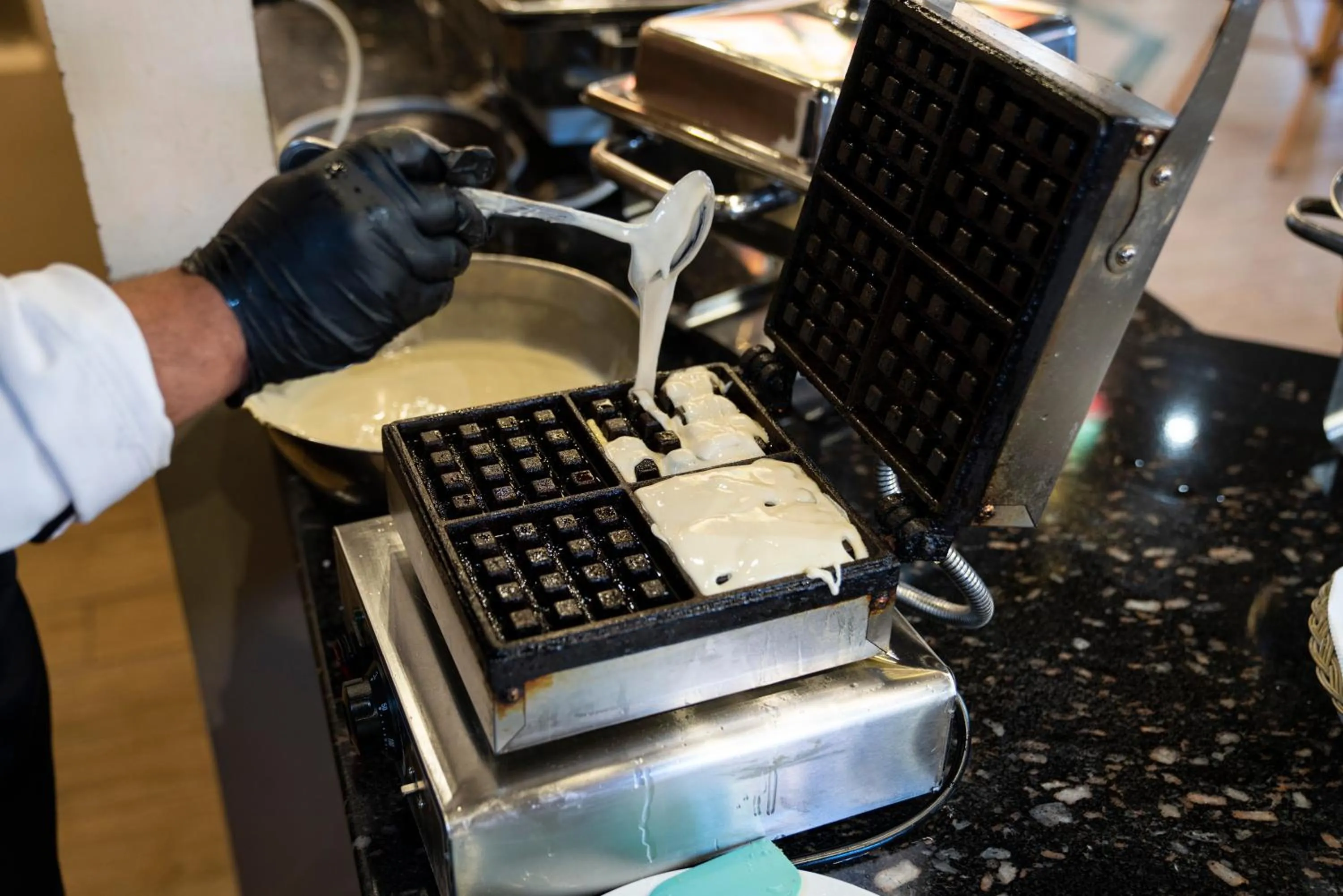 Food and drinks in Al-Dora Beach Resort