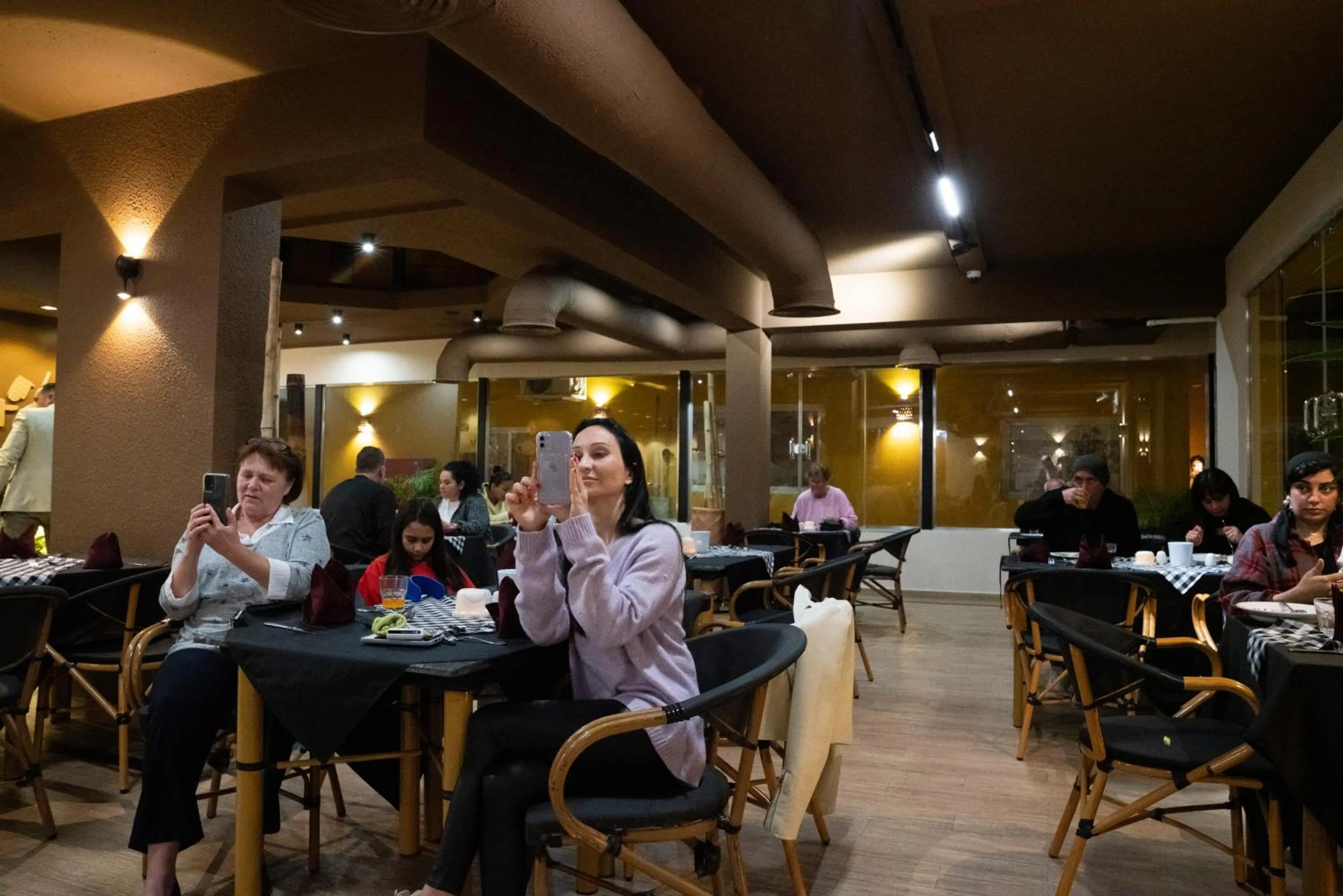 Restaurant/places to eat in Al-Dora Beach Resort