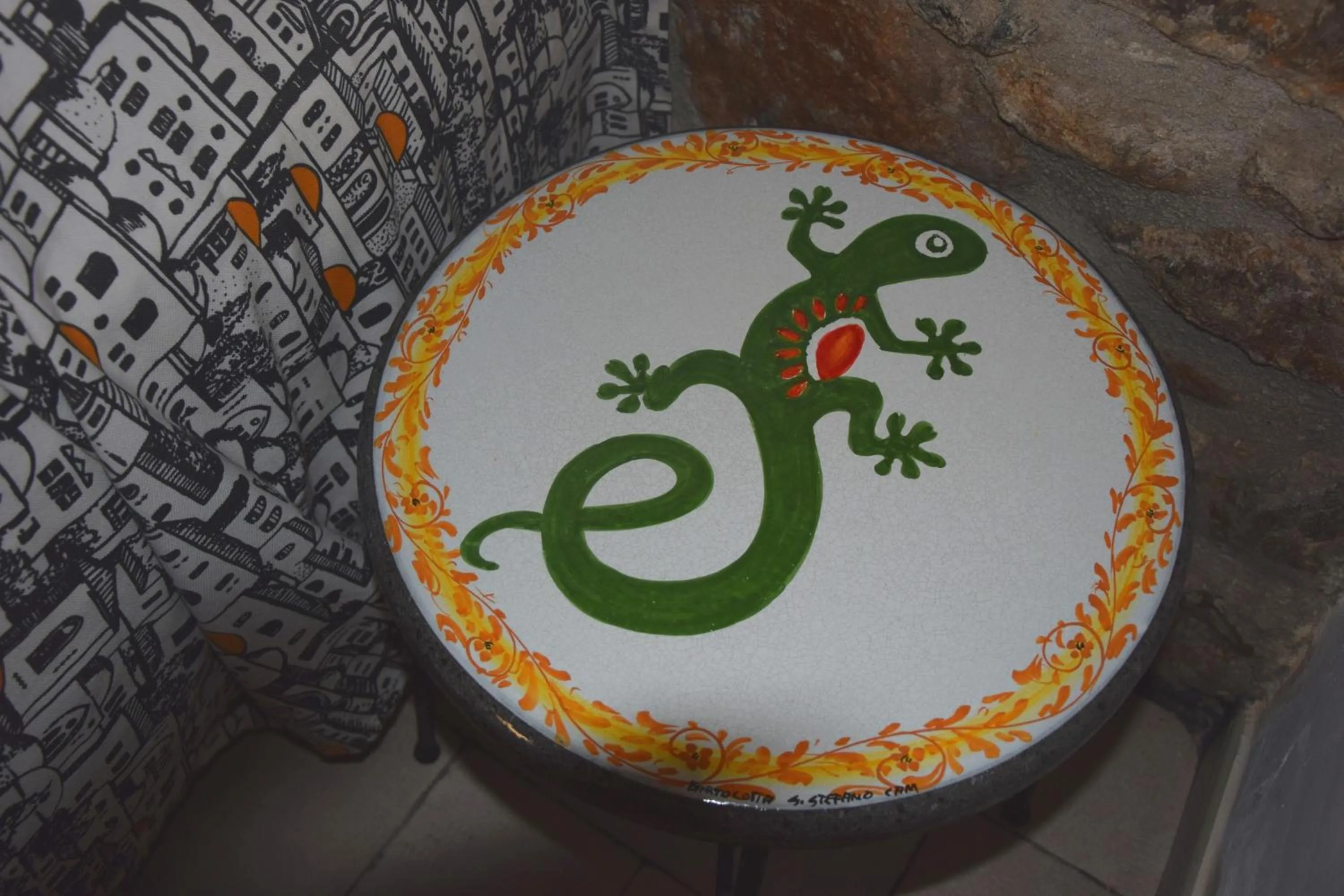 Property logo or sign in La Casa del Geko