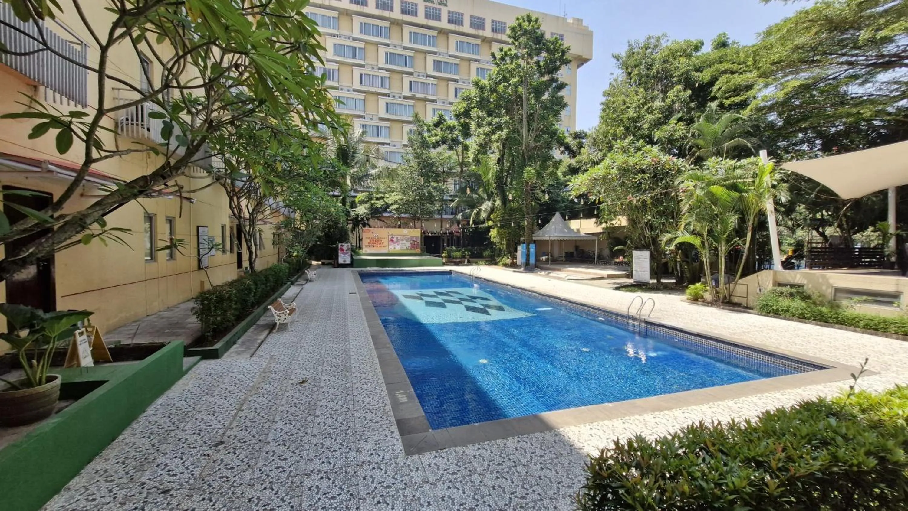 Swimming pool in Lorin Syariah Hotel Sentul