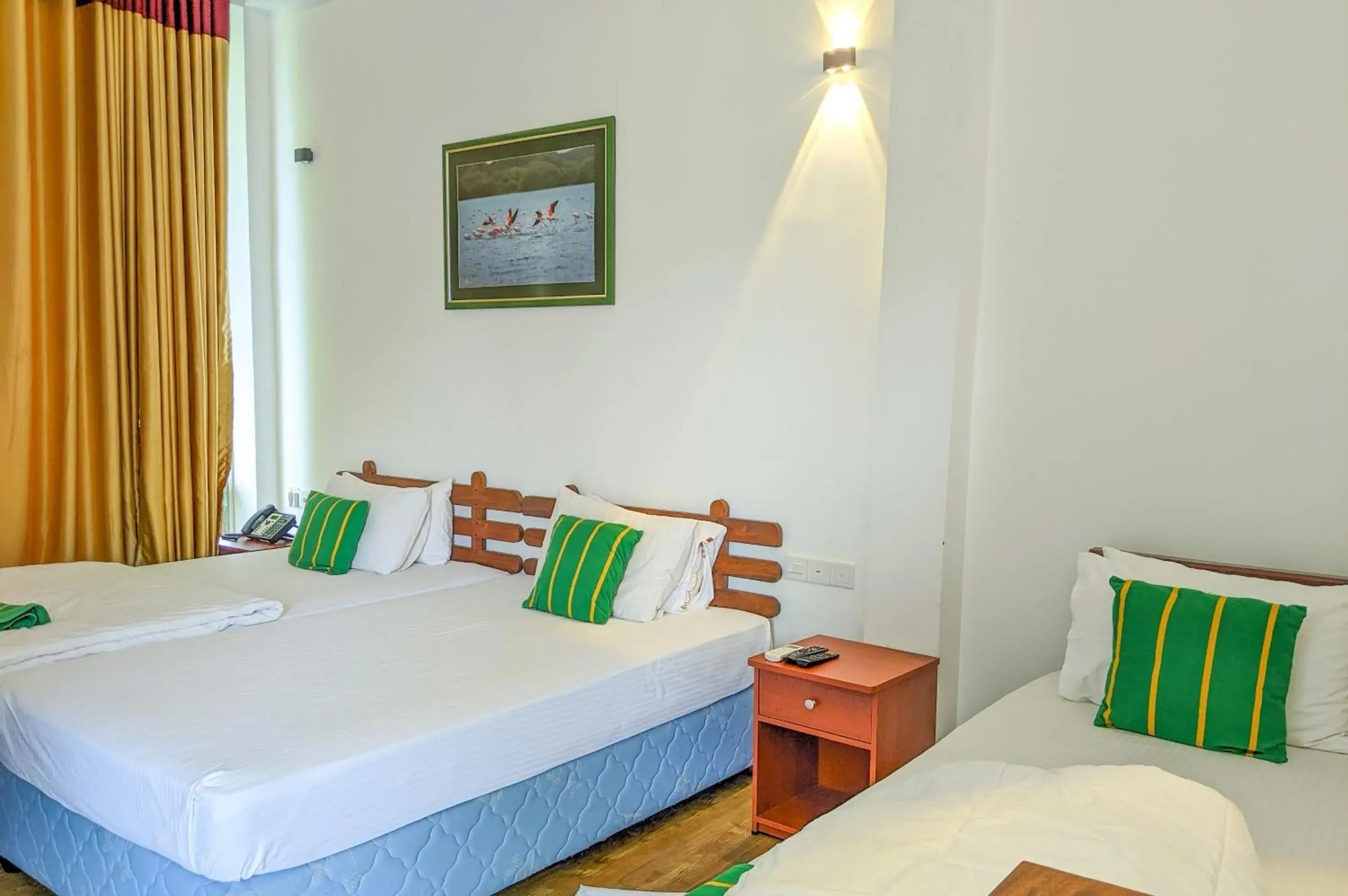 Luxury Triple Room in Yala Golden Wild Luxury Triple Room in Yala Golden Wild