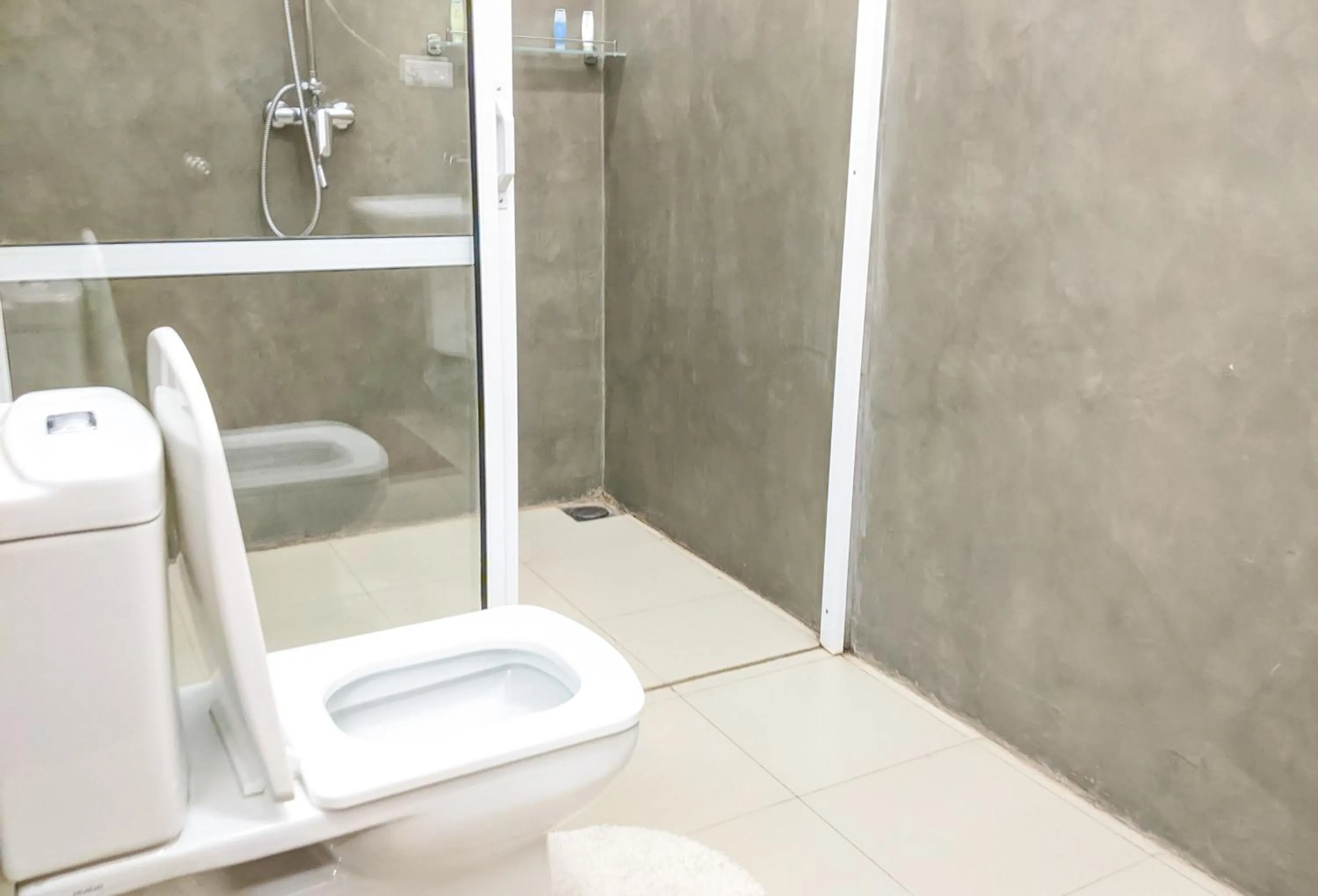 Toilet in Yala Golden Wild