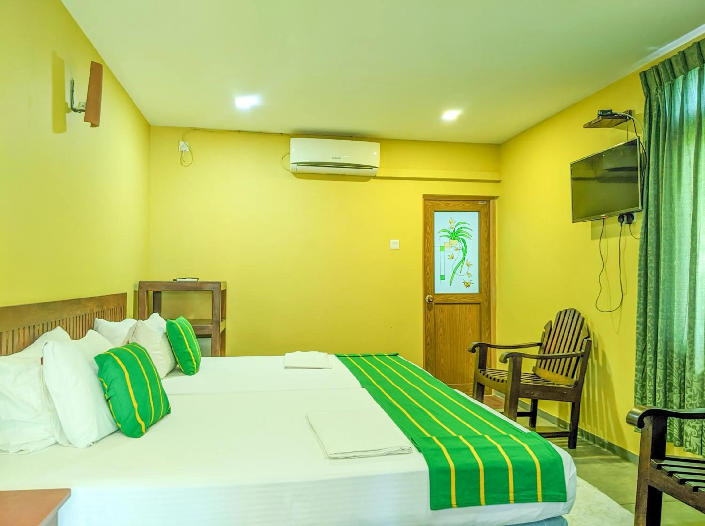 Bedroom, Bed in Yala Golden Wild