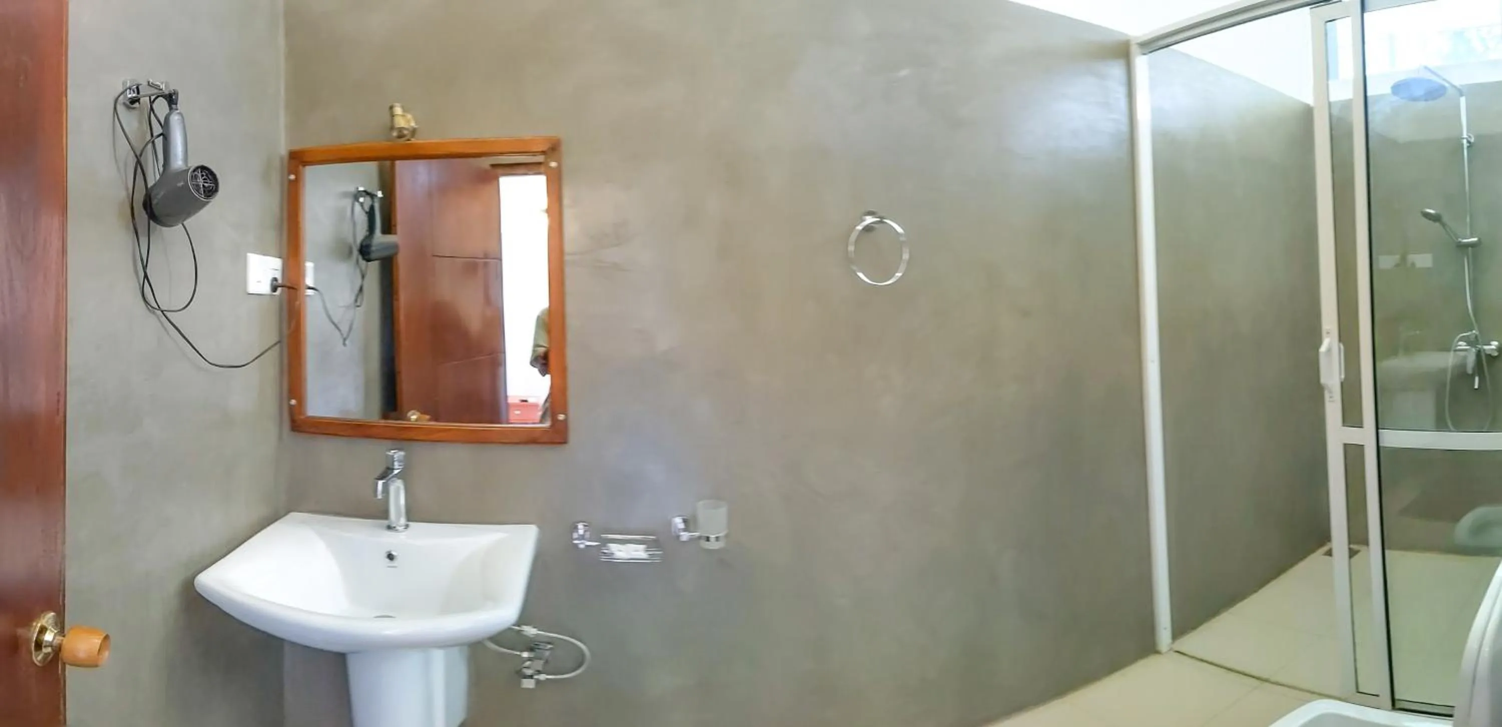 Bathroom in Yala Golden Wild