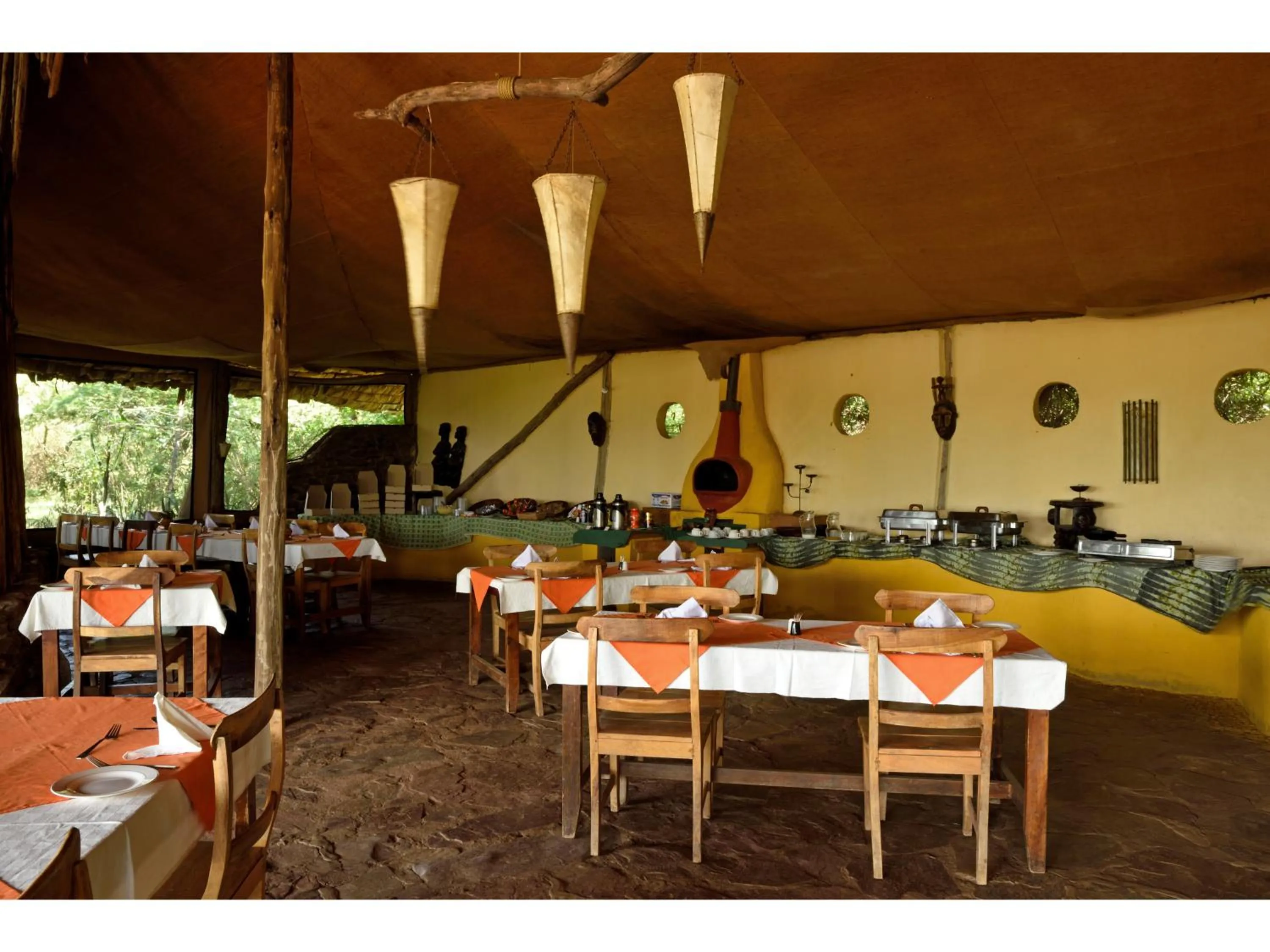 Restaurant/places to eat in Ikoma Bush Camp