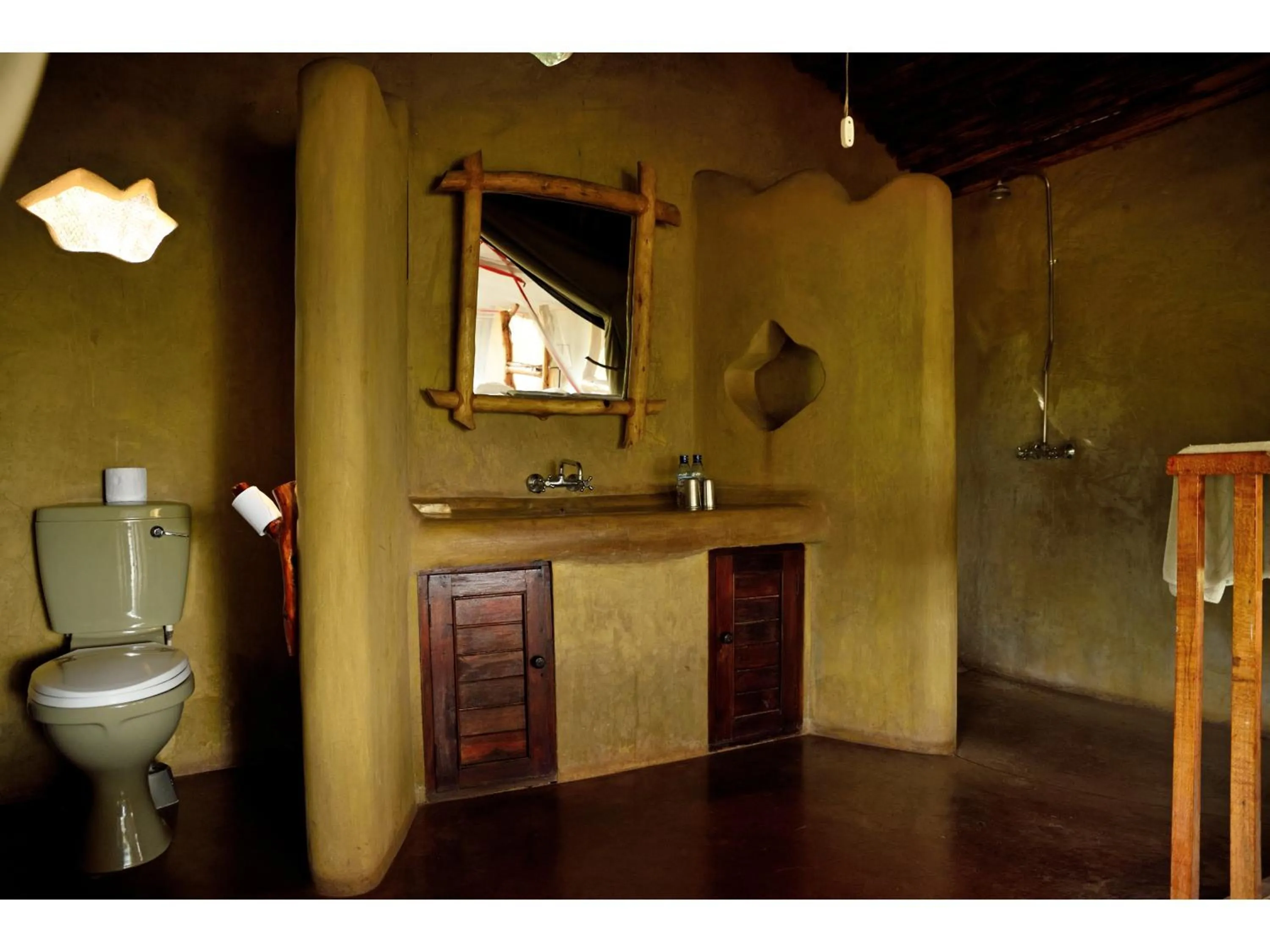 Toilet in Ikoma Bush Camp