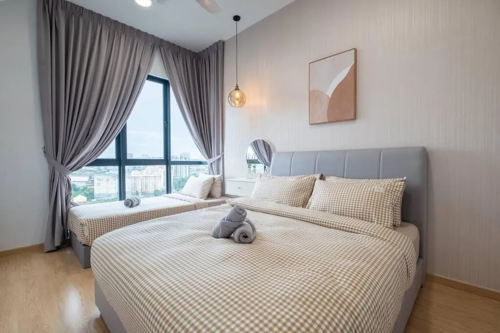 Bedroom, Bed in Blissful Cottage@FeelHome/2BR,7pax,MRT 中文房东