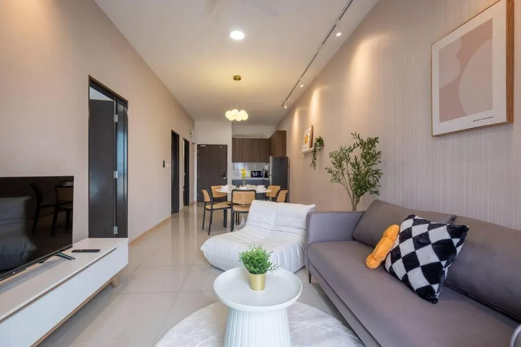 Living room in Blissful Cottage@FeelHome/2BR,7pax,MRT 中文房东