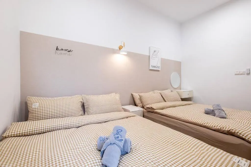 Bedroom, Bed in Blissful Cottage@FeelHome/2BR,7pax,MRT 中文房东