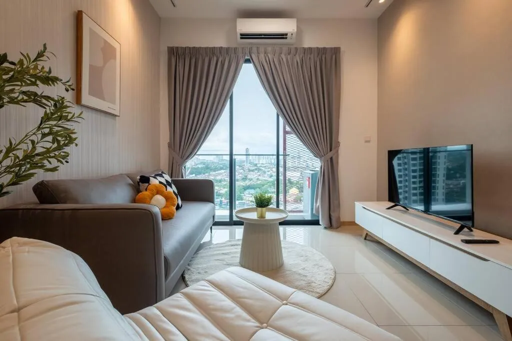 Living room in Blissful Cottage@FeelHome/2BR,7pax,MRT 中文房东