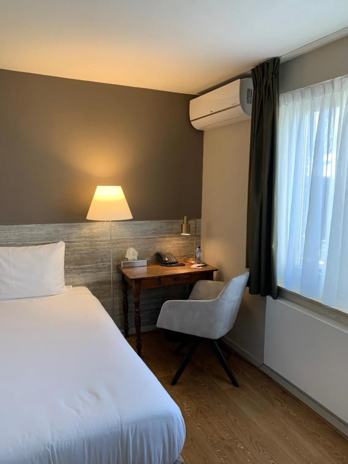 Bed in Hotel Au Quartier